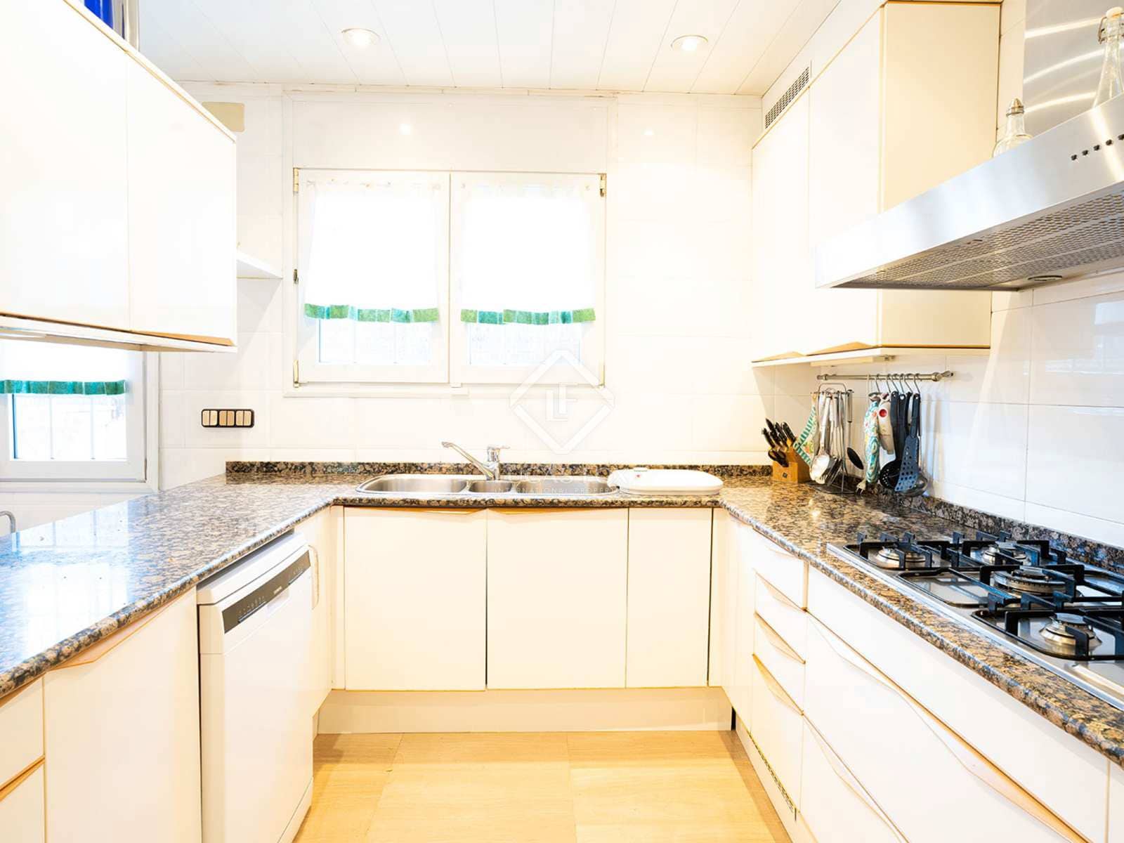 7 soveværelse Villa til salg i Sant Cugat del Valles med swimmingpool garage - € 1.890.000 (Ref: 7526947)