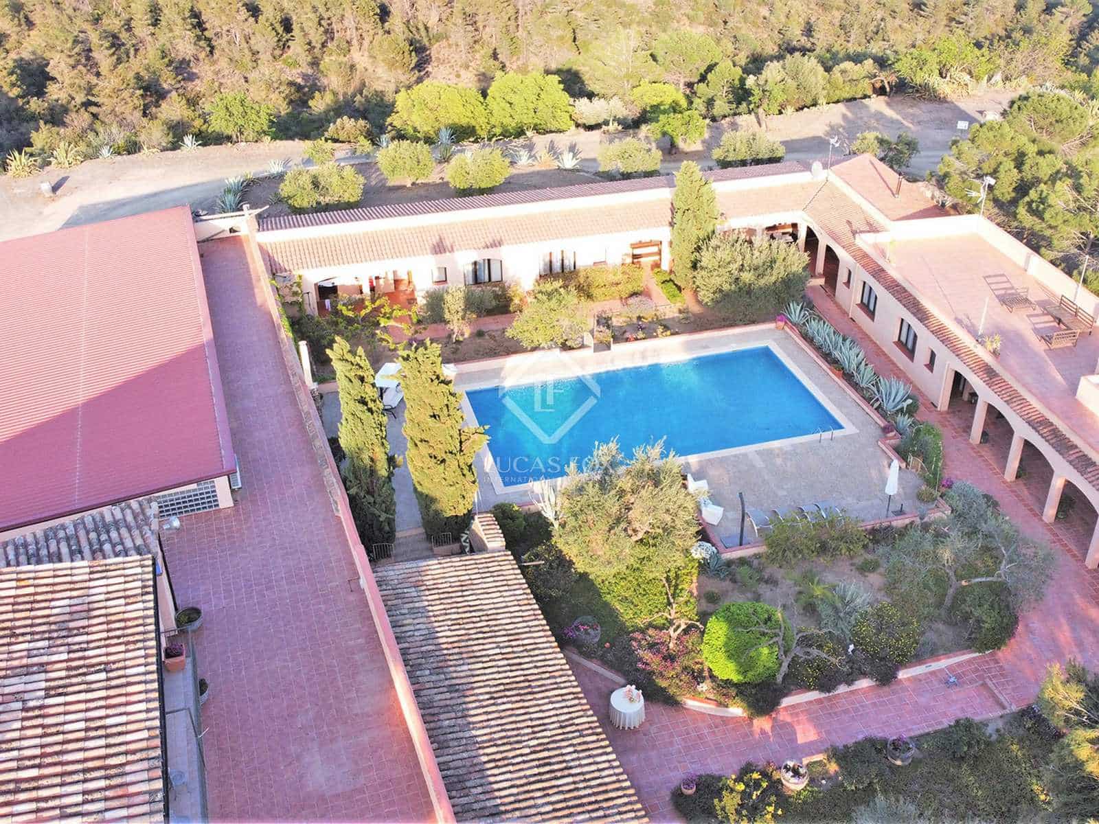 15 soveværelse Finca/Landehus til salg i El Molar med swimmingpool garage - € 5.250.000 (Ref: 7526948)