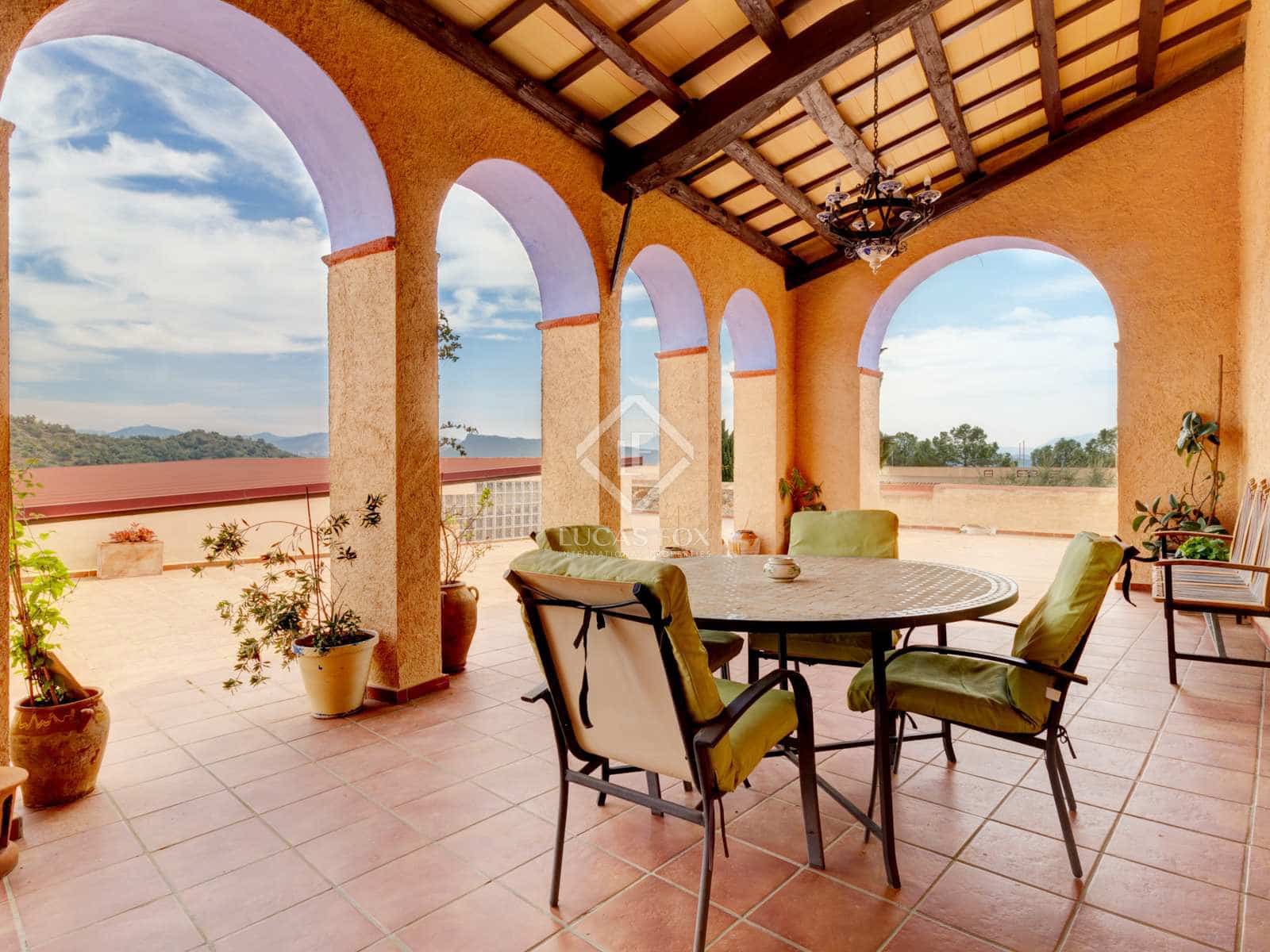 15 soveværelse Finca/Landehus til salg i El Molar med swimmingpool garage - € 5.250.000 (Ref: 7526948)