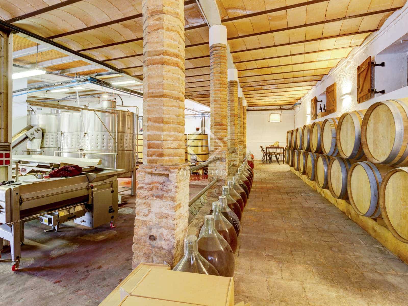 15 soveværelse Finca/Landehus til salg i El Molar med swimmingpool garage - € 5.250.000 (Ref: 7526948)