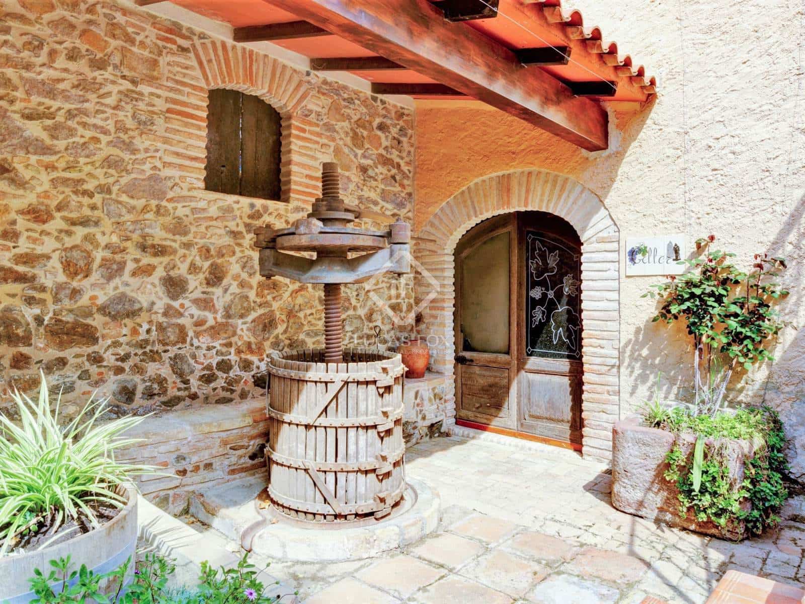 15 soveværelse Finca/Landehus til salg i El Molar med swimmingpool garage - € 5.250.000 (Ref: 7526948)