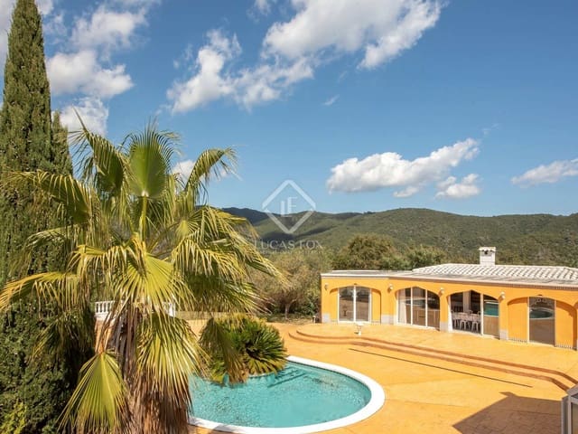 5 bedroom Villa for sale in Santa Cristina d'Aro with pool garage - € 1,480,000 (Ref: 7533404)