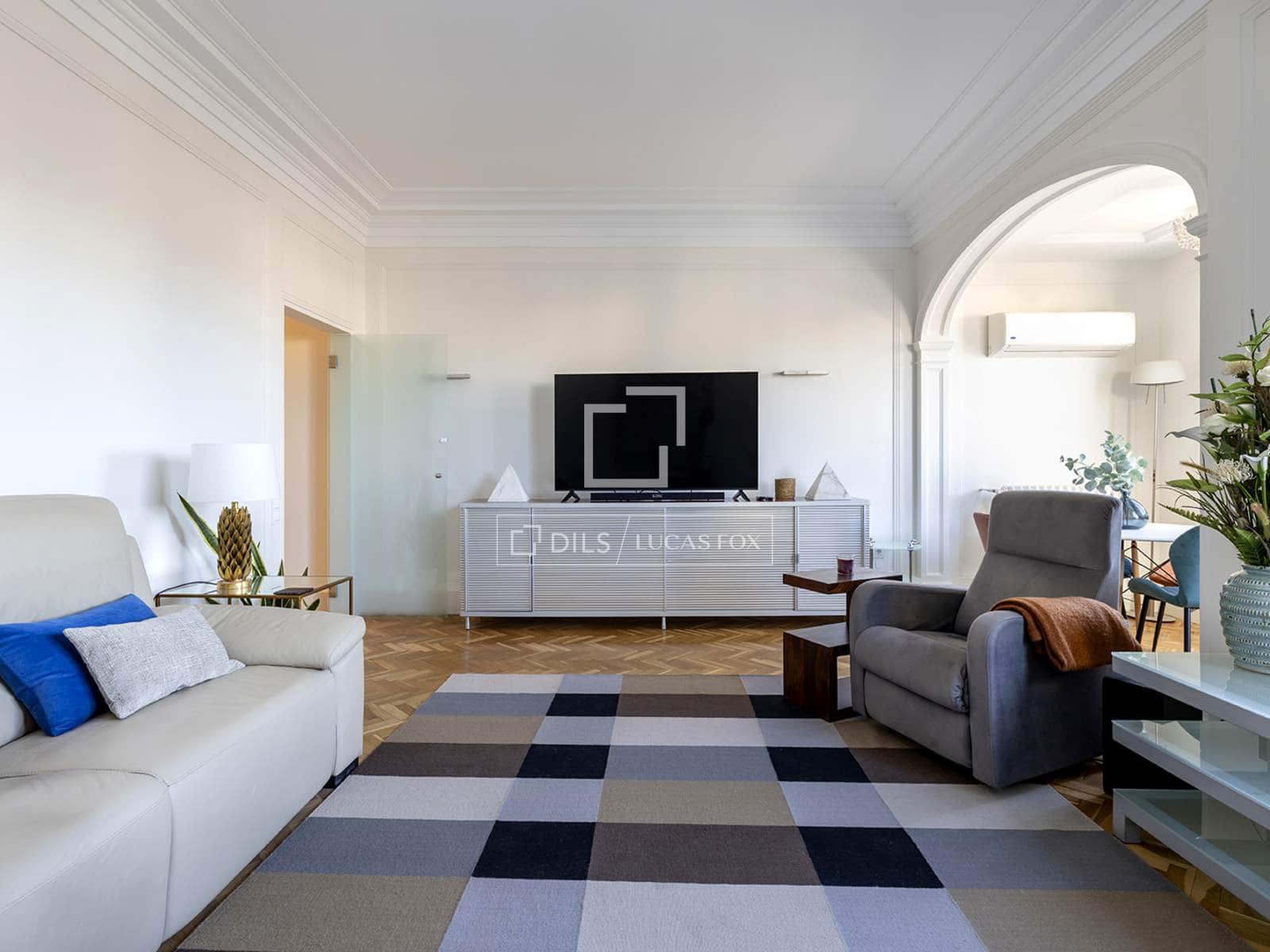 2 slaapkamer Appartement te huur in Barcelona stad - € 5.500 (Ref: 7536360)