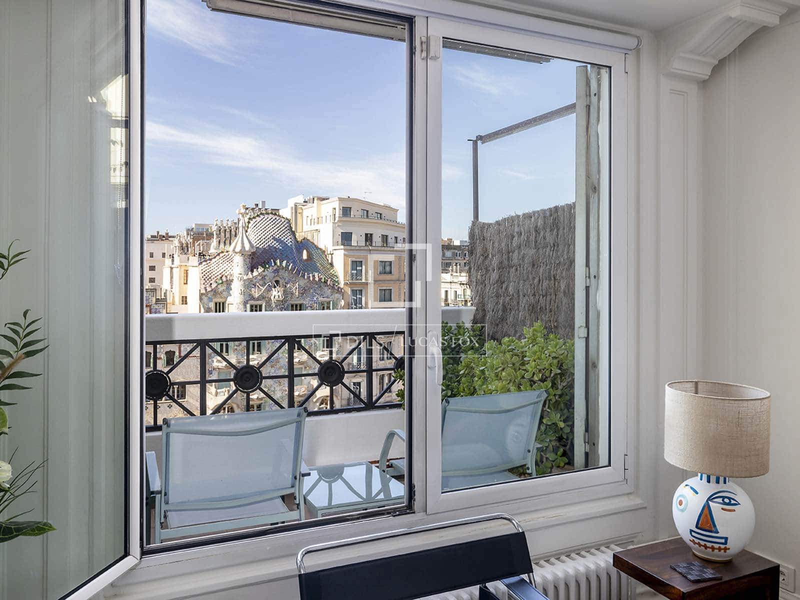 2 slaapkamer Appartement te huur in Barcelona stad - € 5.500 (Ref: 7536360)