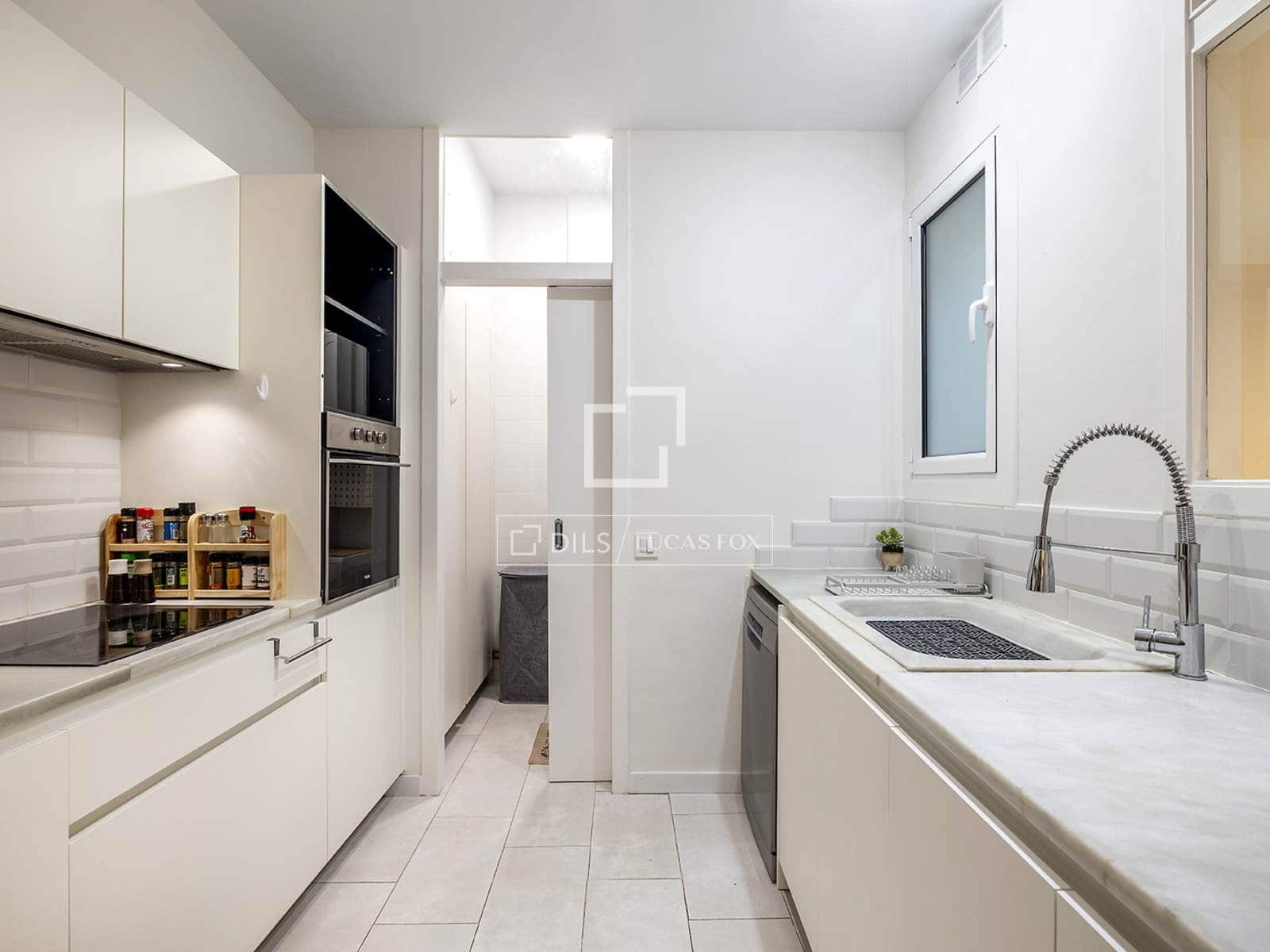 2 slaapkamer Appartement te huur in Barcelona stad - € 5.500 (Ref: 7536360)