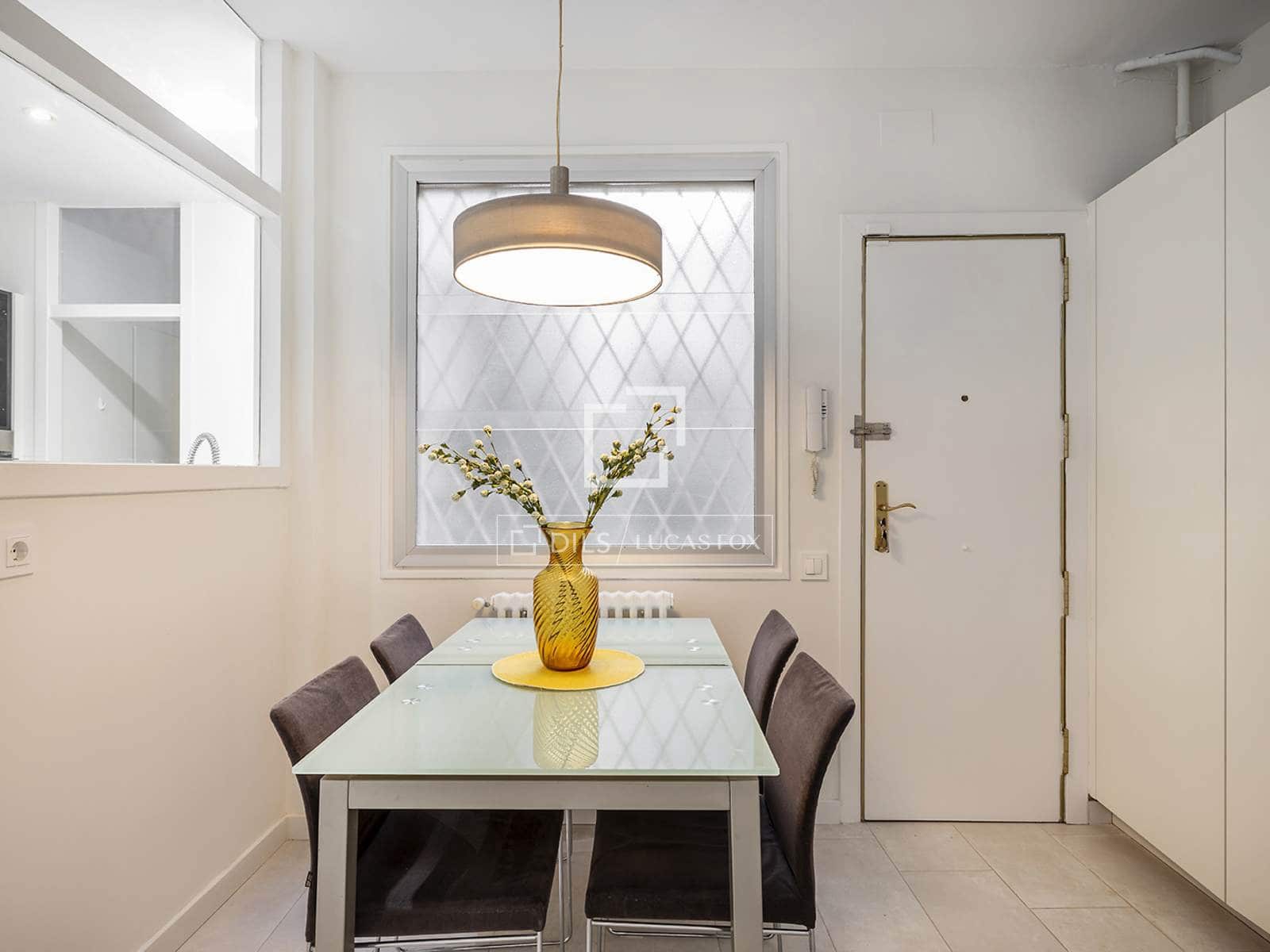 2 slaapkamer Appartement te huur in Barcelona stad - € 5.500 (Ref: 7536360)