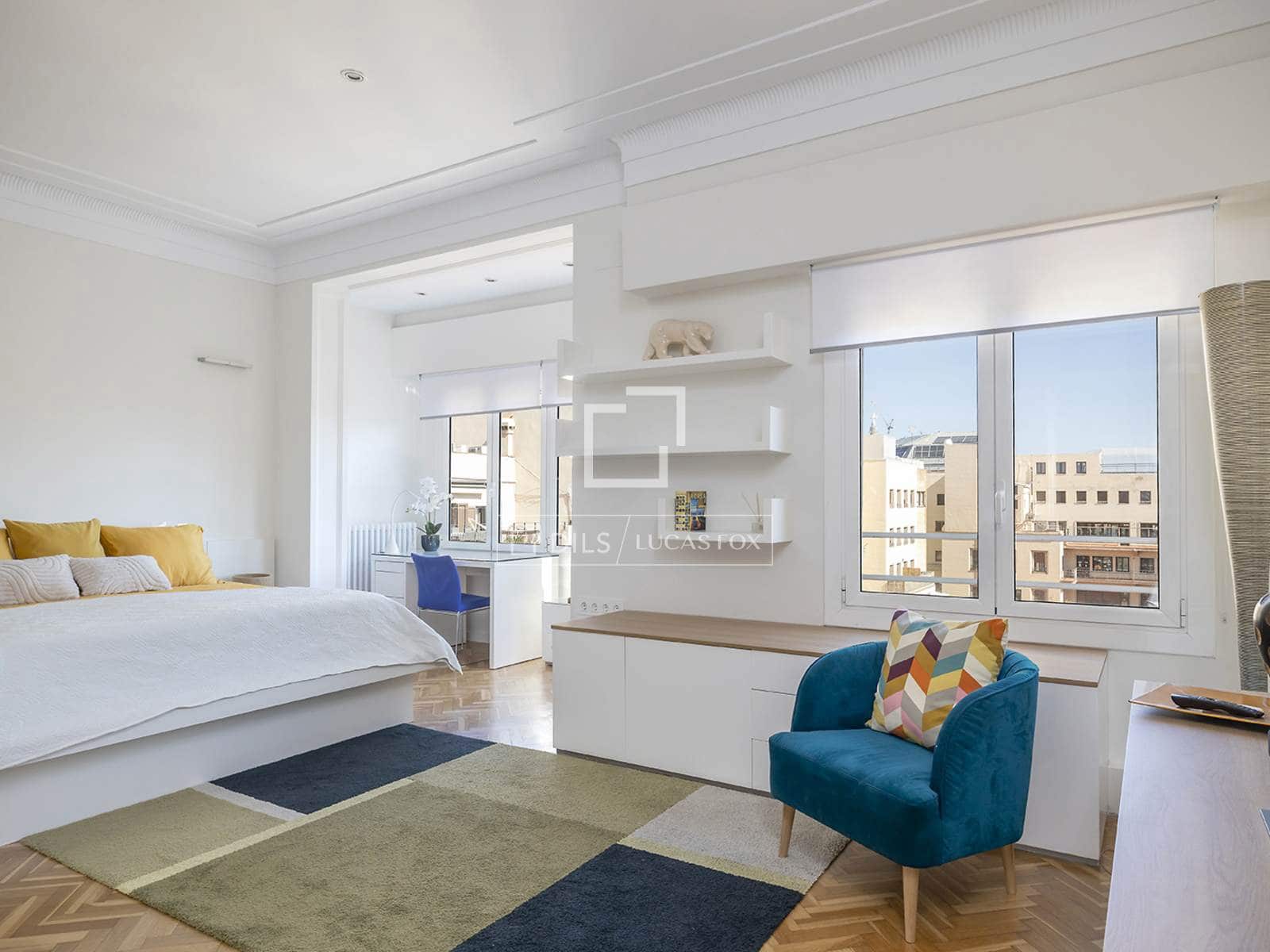 2 slaapkamer Appartement te huur in Barcelona stad - € 5.500 (Ref: 7536360)