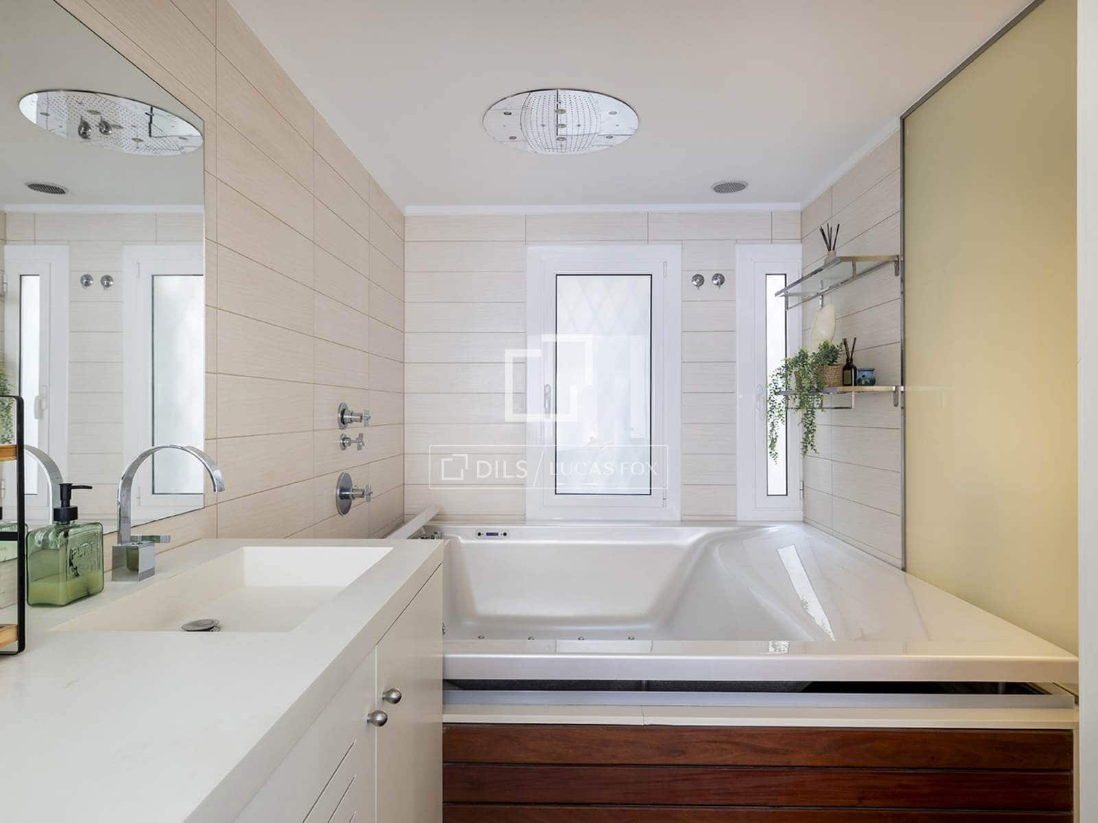 2 slaapkamer Appartement te huur in Barcelona stad - € 5.500 (Ref: 7536360)