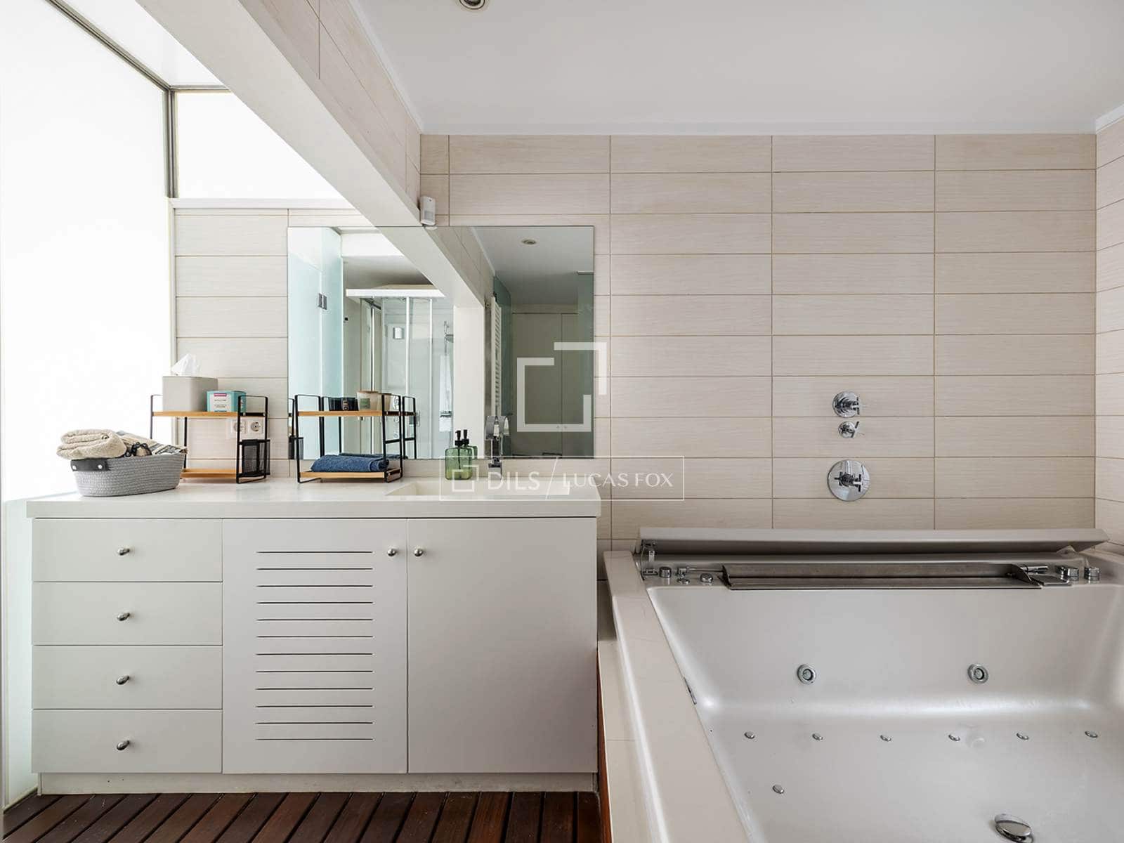 2 slaapkamer Appartement te huur in Barcelona stad - € 5.500 (Ref: 7536360)