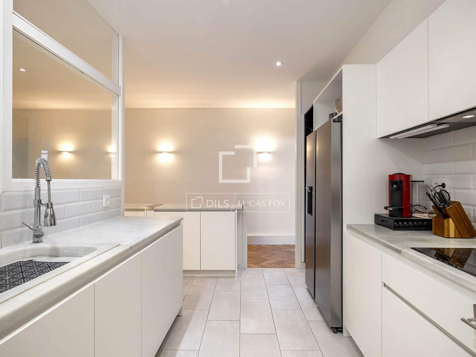 2 slaapkamer Appartement te huur in Barcelona stad - € 5.500 (Ref: 7536360)