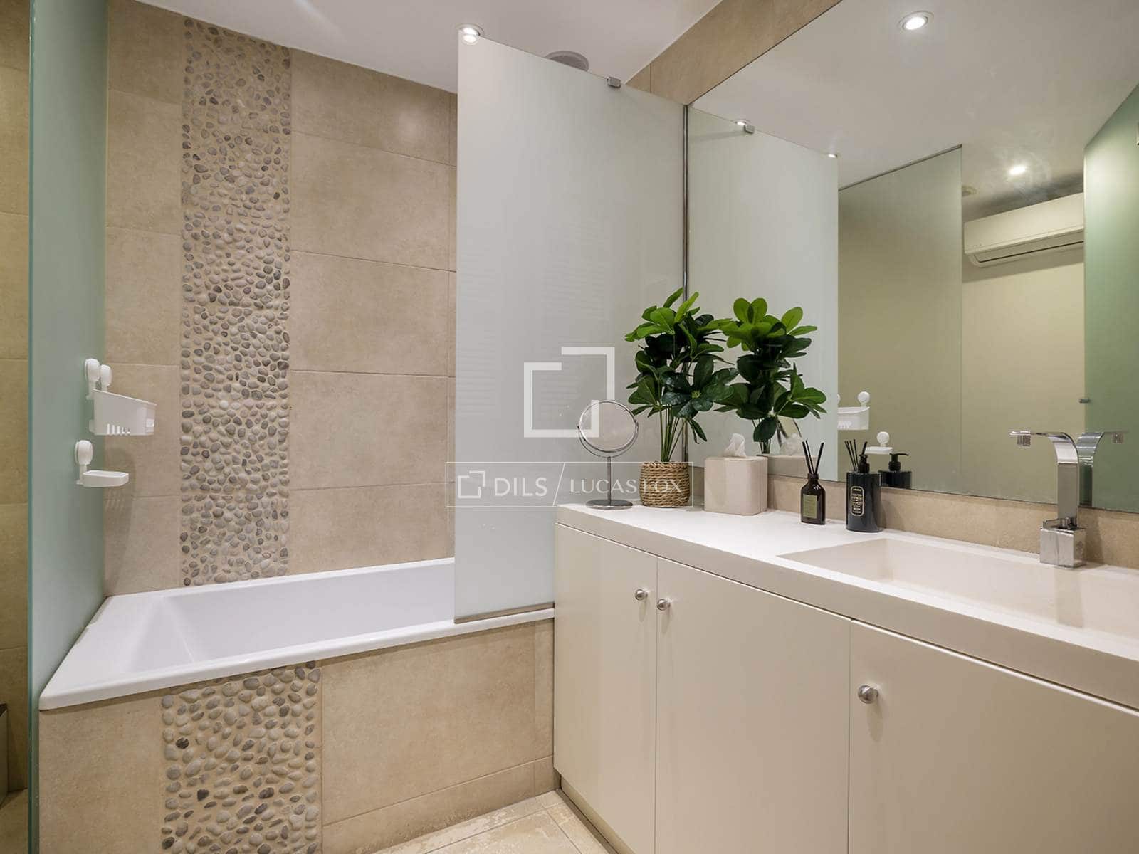 2 slaapkamer Appartement te huur in Barcelona stad - € 5.500 (Ref: 7536360)