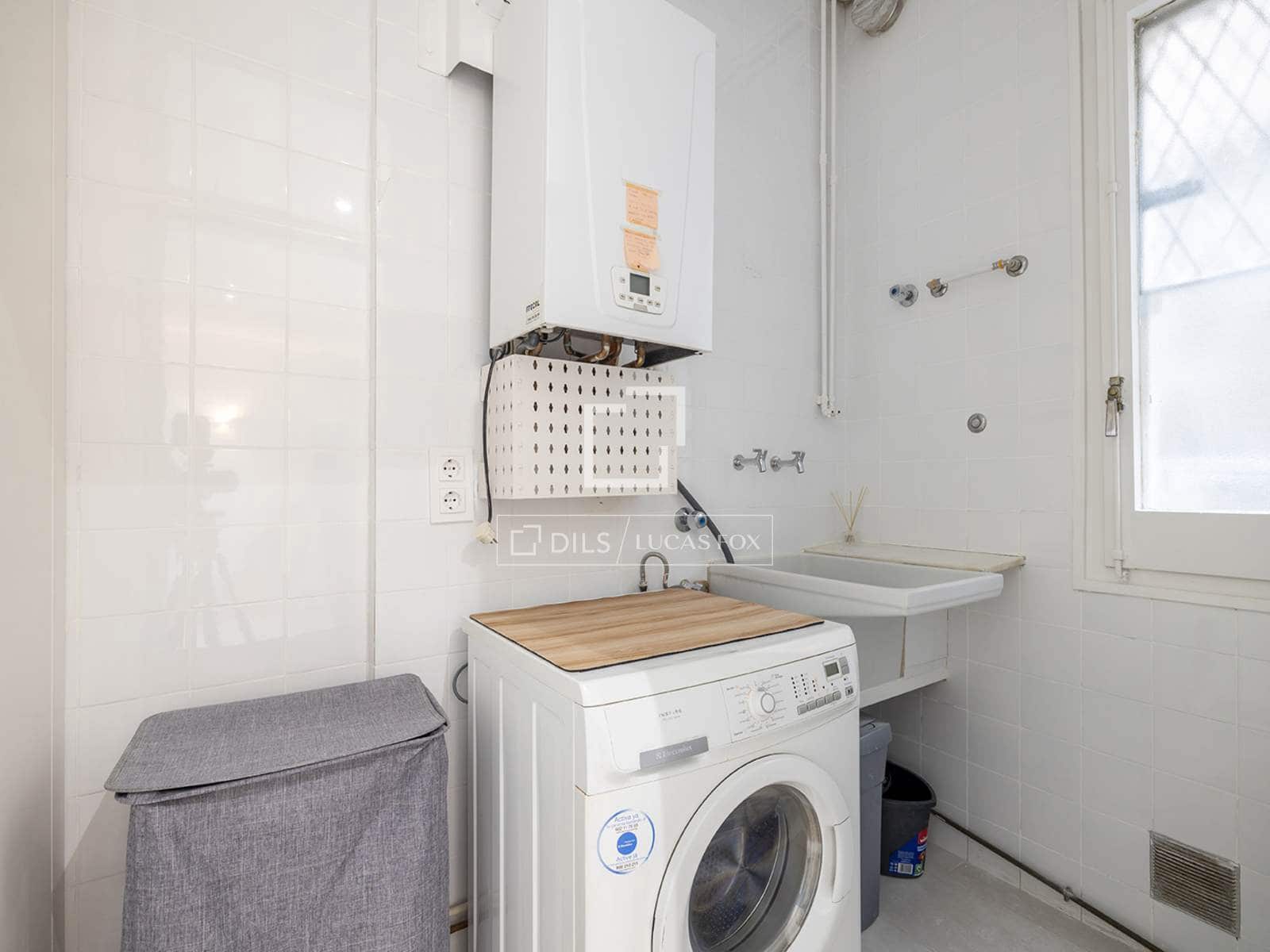 2 slaapkamer Appartement te huur in Barcelona stad - € 5.500 (Ref: 7536360)