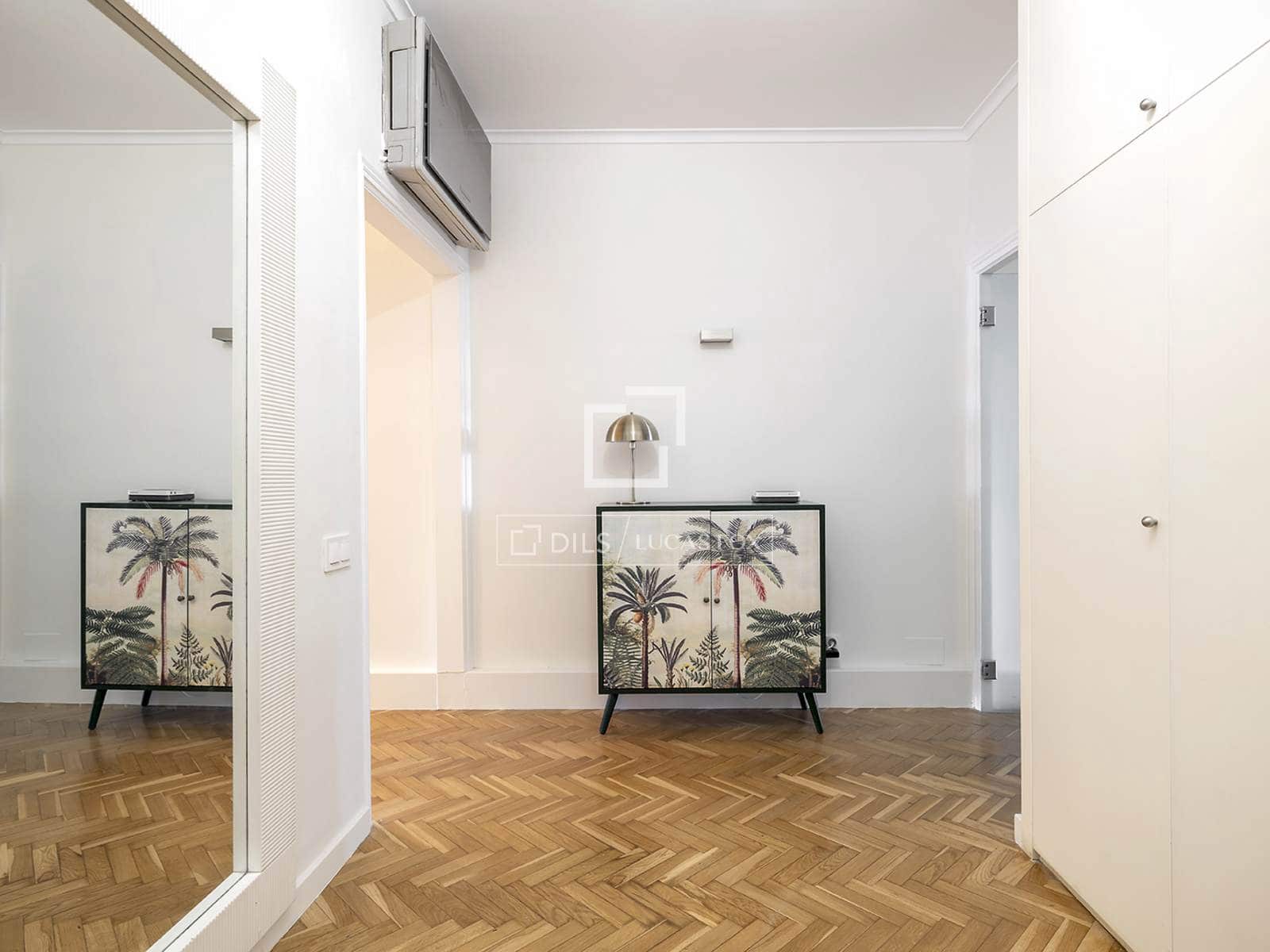 2 slaapkamer Appartement te huur in Barcelona stad - € 5.500 (Ref: 7536360)