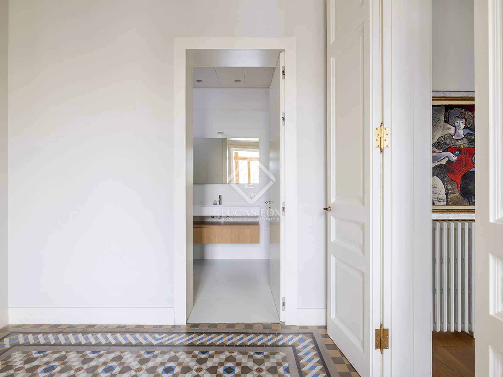 2 bedroom Apartment for rent in Barcelona city with pool - € 8,000 (Ref: 7537682)