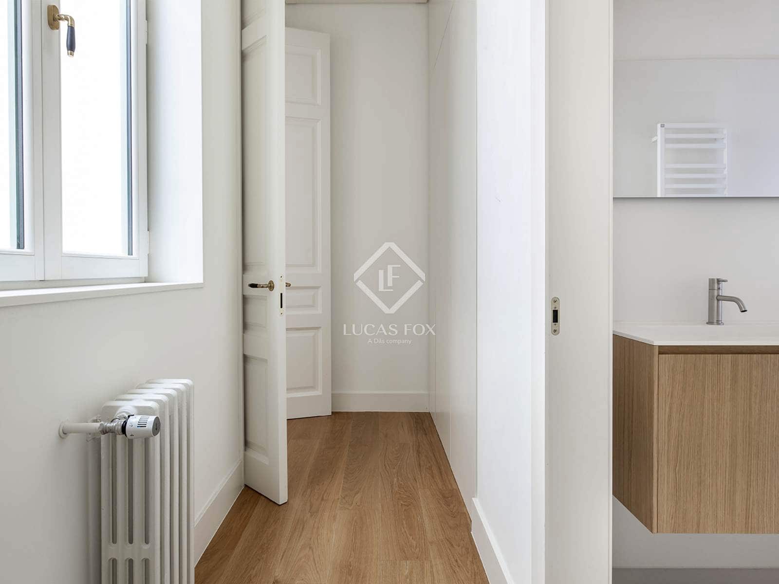 2 bedroom Apartment for rent in Barcelona city with pool - € 8,000 (Ref: 7537682)