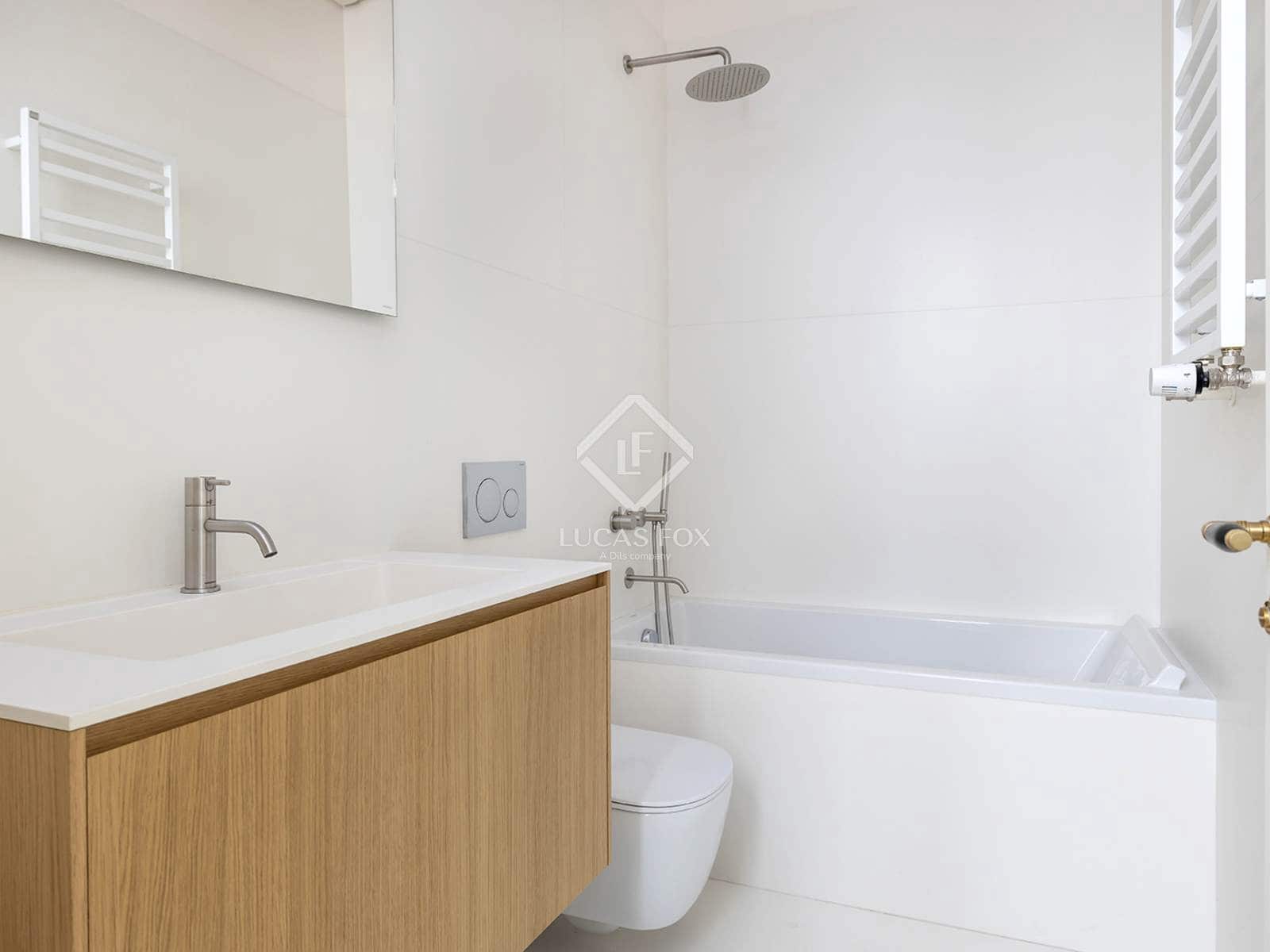 2 bedroom Apartment for rent in Barcelona city with pool - € 8,000 (Ref: 7537682)