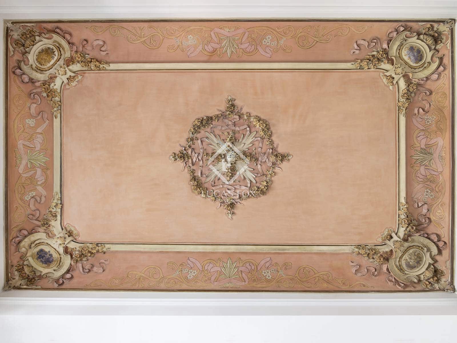 2 bedroom Apartment for rent in Barcelona city with pool - € 8,000 (Ref: 7537682)