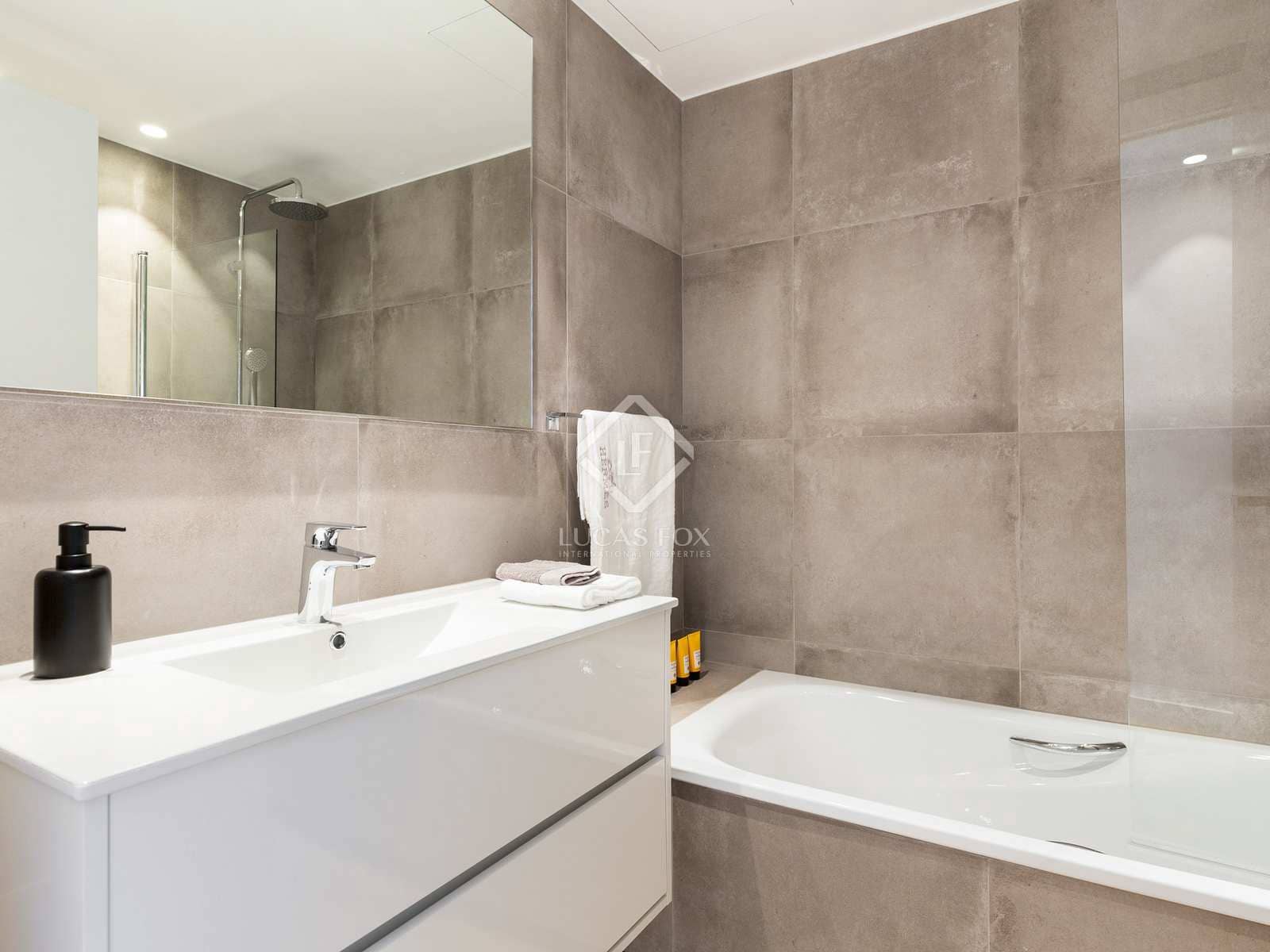 6 camera da letto Villa da affittare in Gava con piscina garage - 5.800 € (Rif: 7537683)