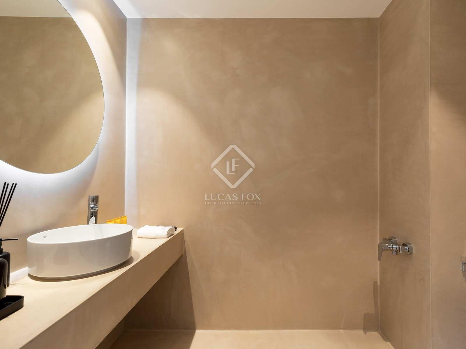 6 camera da letto Villa da affittare in Gava con piscina garage - 5.800 € (Rif: 7537683)