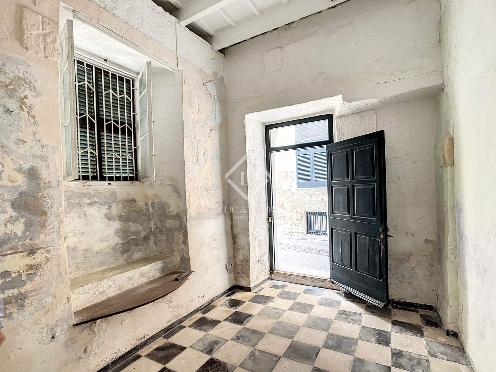 7 soverom Villa til salgs i Ciutadella de Menorca med garasje - € 895 000 (Ref: 7552222)