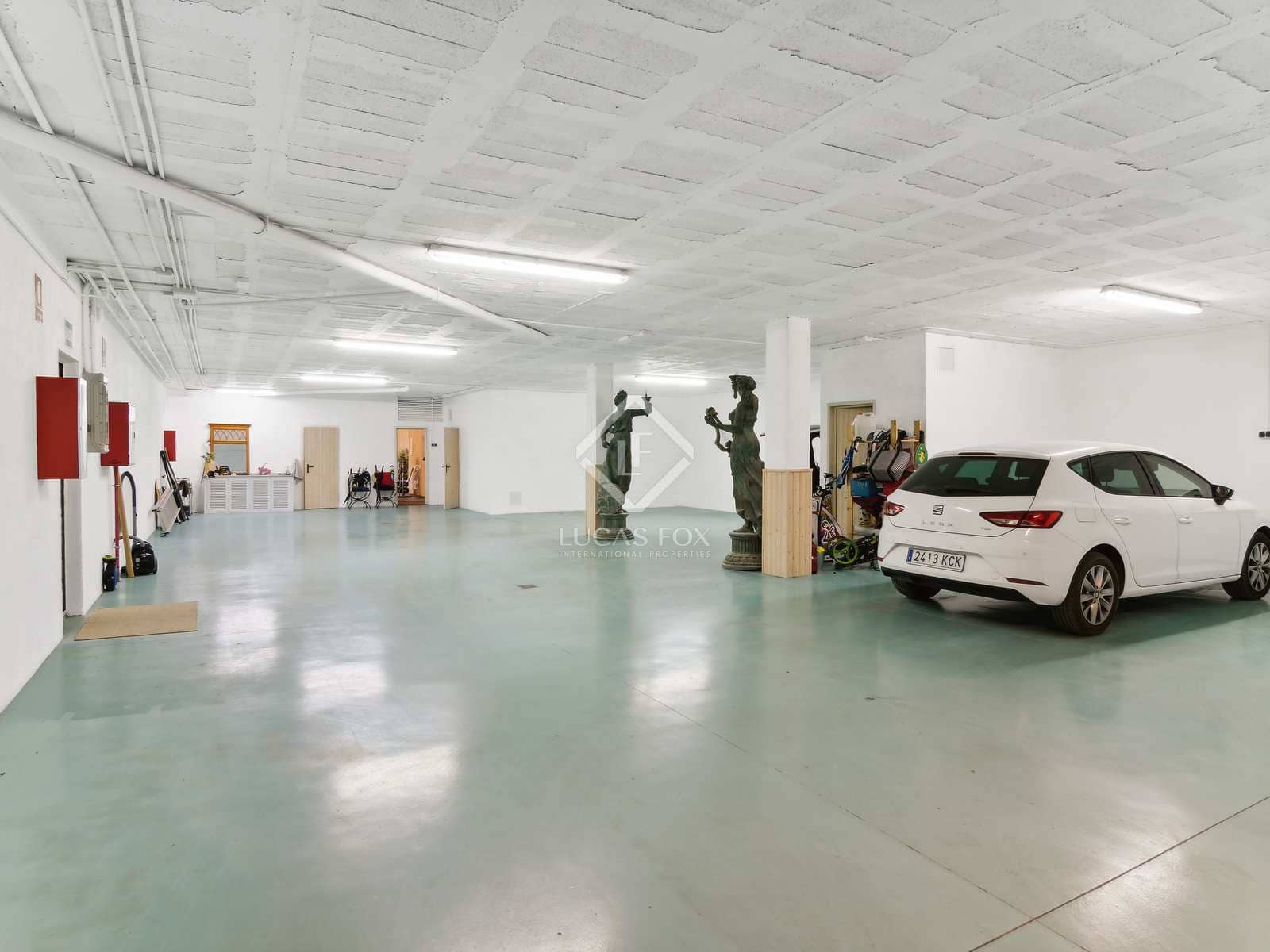 5 sypialnia Penthouse na sprzedaż w Nueva Andalucia z basenem garażem - 2 950 000 € (Ref: 7555814)