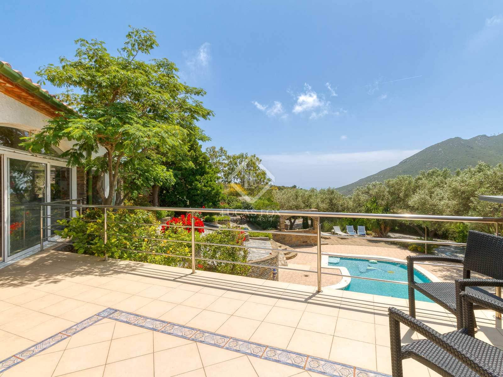 4 bedroom Villa for sale in El Port de la Selva with garage - € 1,300,000 (Ref: 7561522)