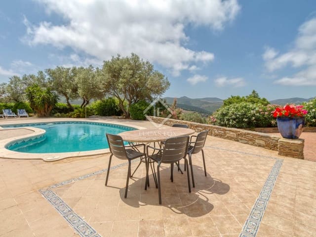4 bedroom Villa for sale in El Port de la Selva with garage - € 1,300,000 (Ref: 7561522)