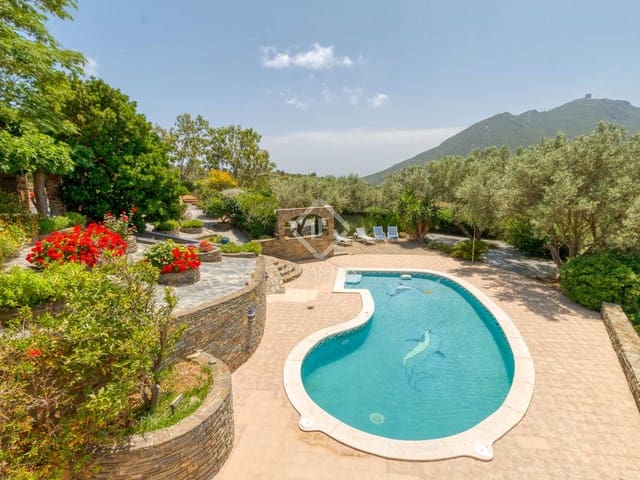 4 bedroom Villa for sale in El Port de la Selva with garage - € 1,300,000 (Ref: 7561522)