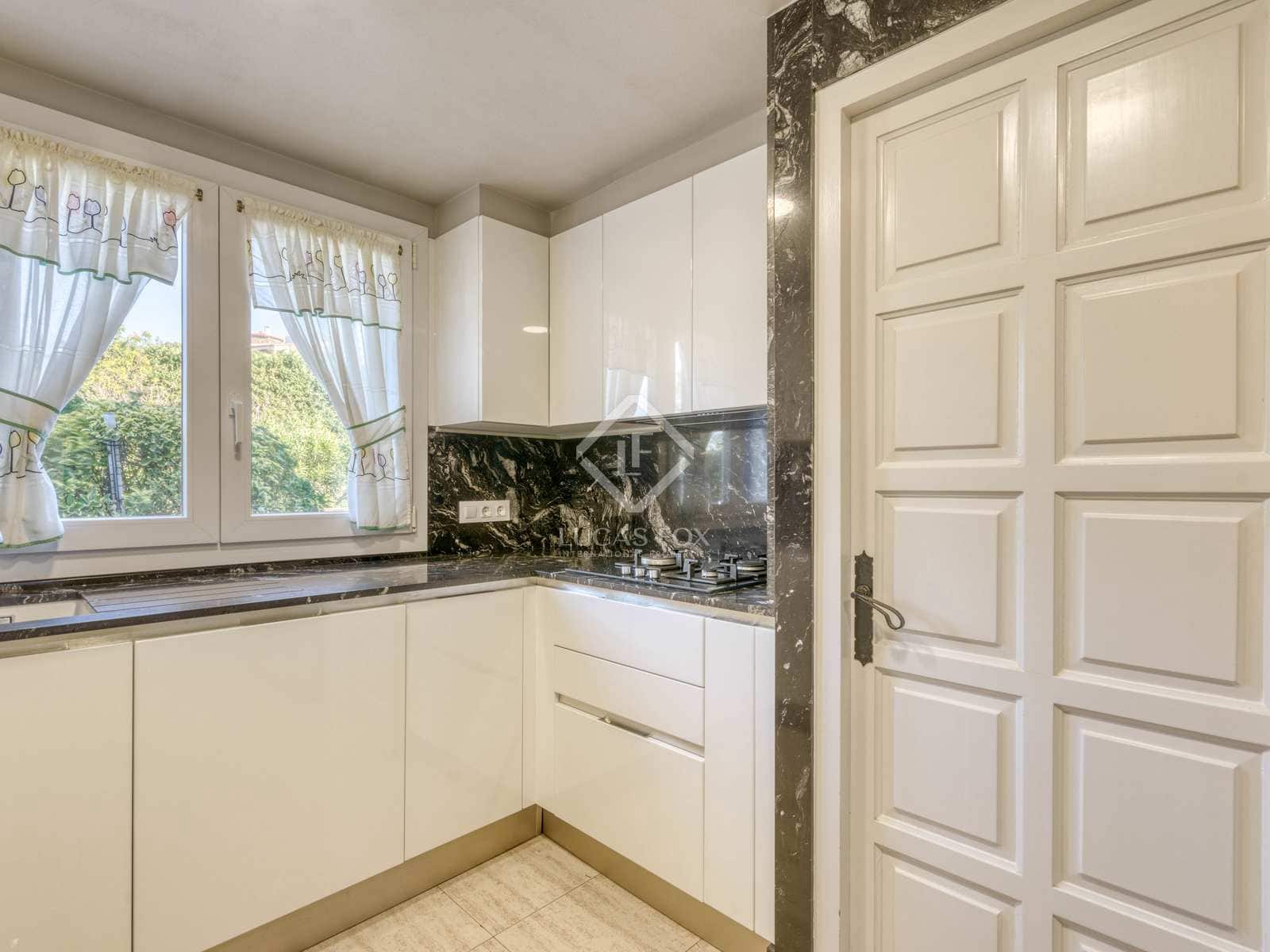 4 bedroom Villa for sale in El Port de la Selva with garage - € 1,300,000 (Ref: 7561522)