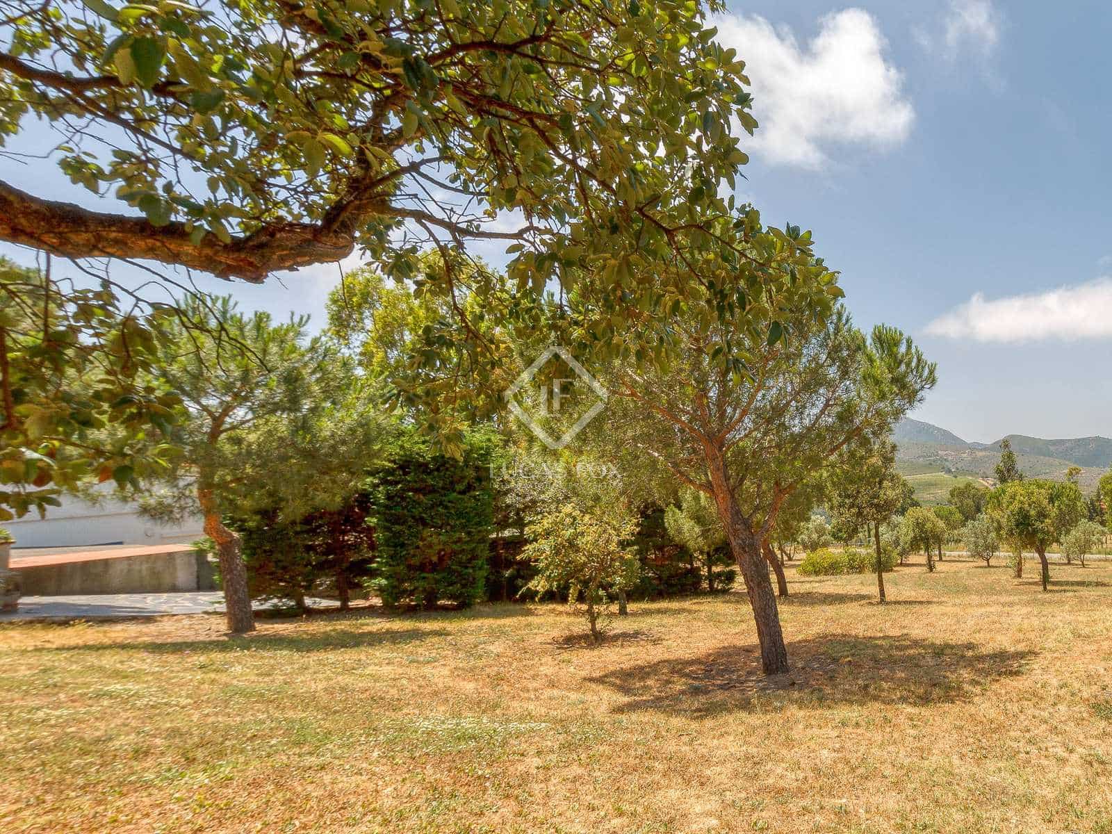 4 bedroom Villa for sale in El Port de la Selva with garage - € 1,300,000 (Ref: 7561522)