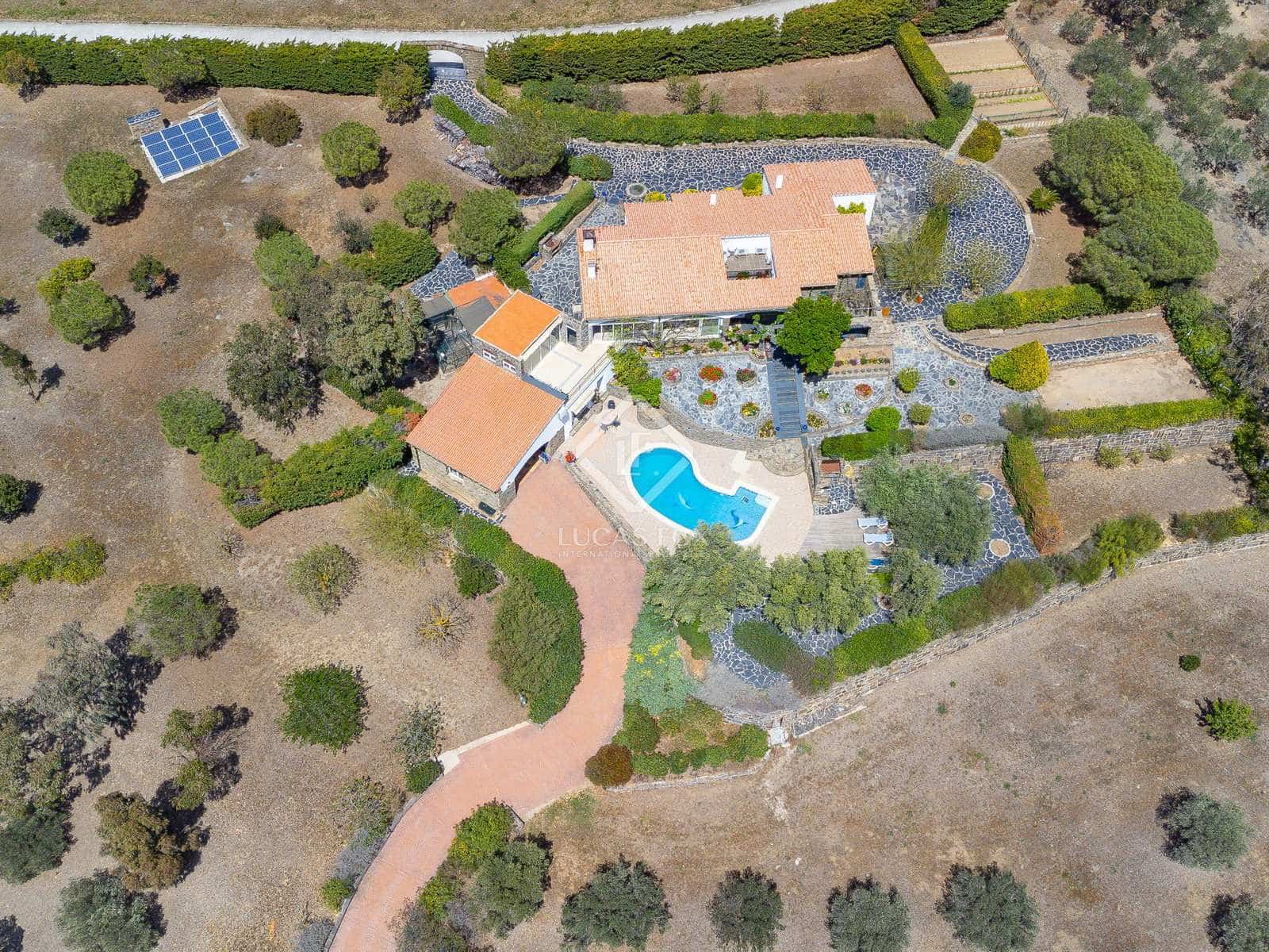 4 bedroom Villa for sale in El Port de la Selva with garage - € 1,300,000 (Ref: 7561522)