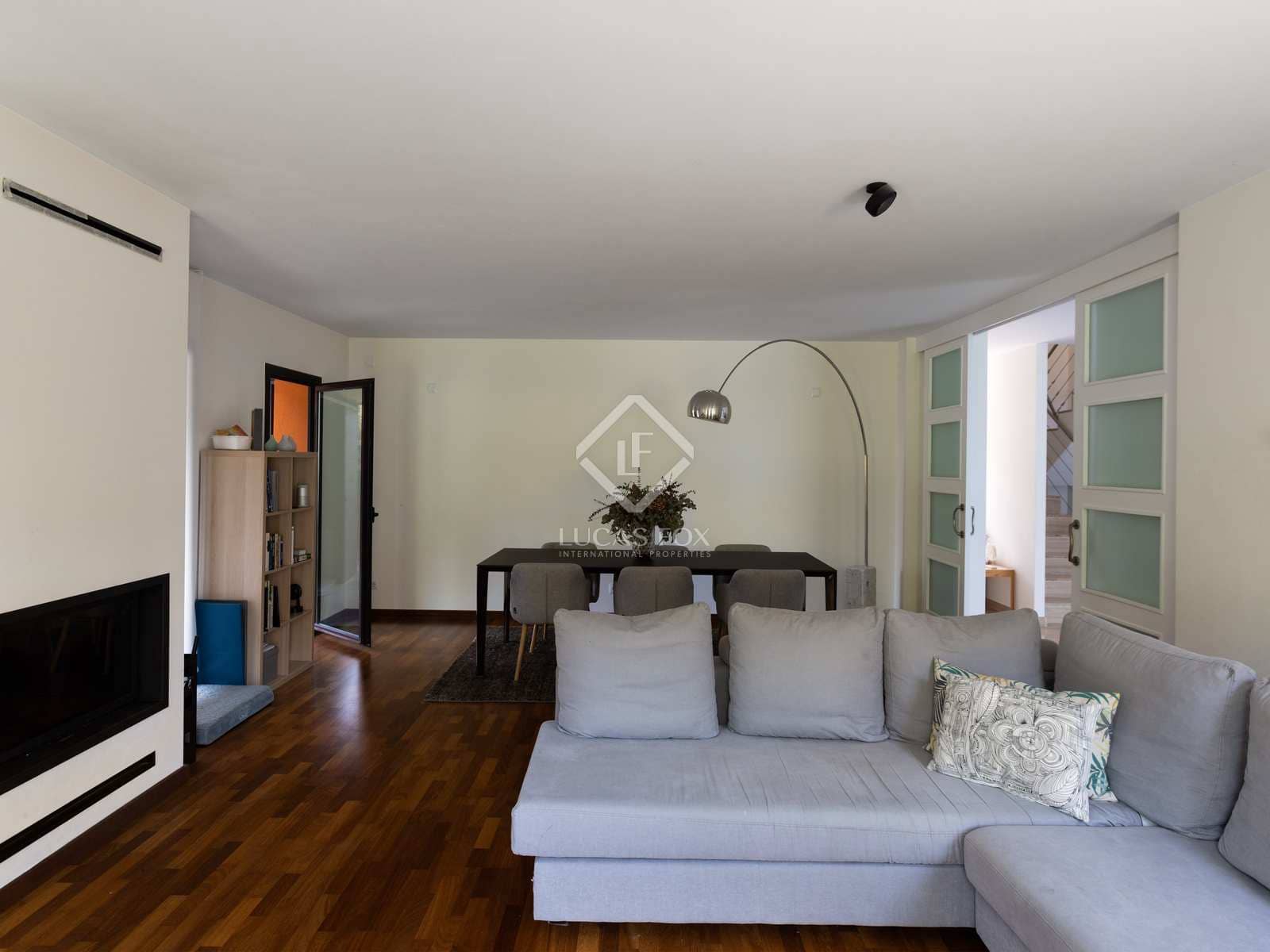 4 soverom Villa til salgs i Vallromanes med svømmebasseng garasje - € 690 000 (Ref: 7561526)