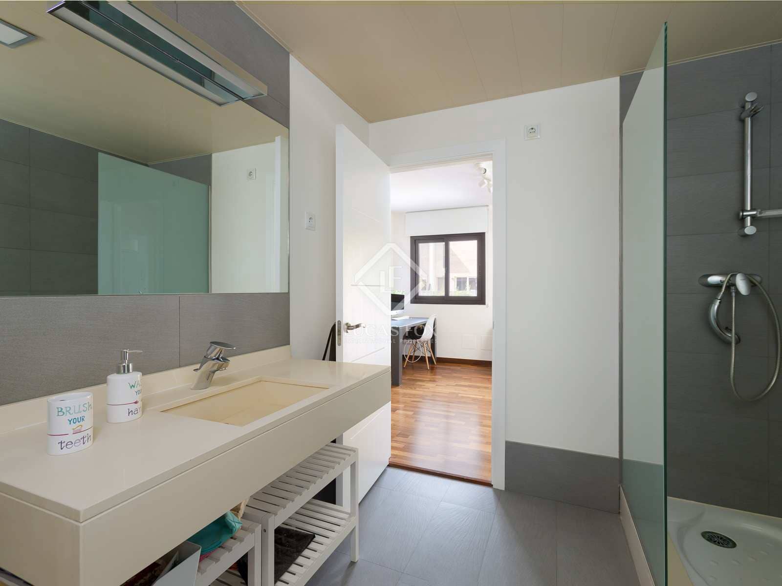 4 soverom Villa til salgs i Vallromanes med svømmebasseng garasje - € 690 000 (Ref: 7561526)