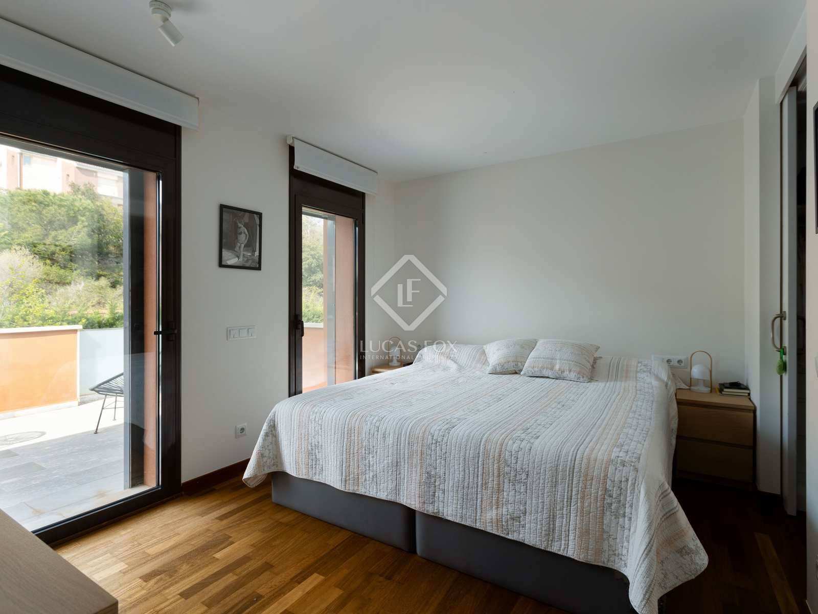 4 soverom Villa til salgs i Vallromanes med svømmebasseng garasje - € 690 000 (Ref: 7561526)