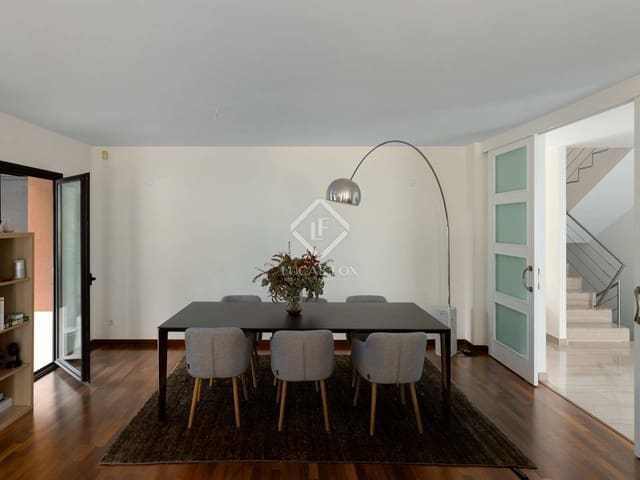 4 soverom Villa til salgs i Vallromanes med svømmebasseng garasje - € 690 000 (Ref: 7561526)