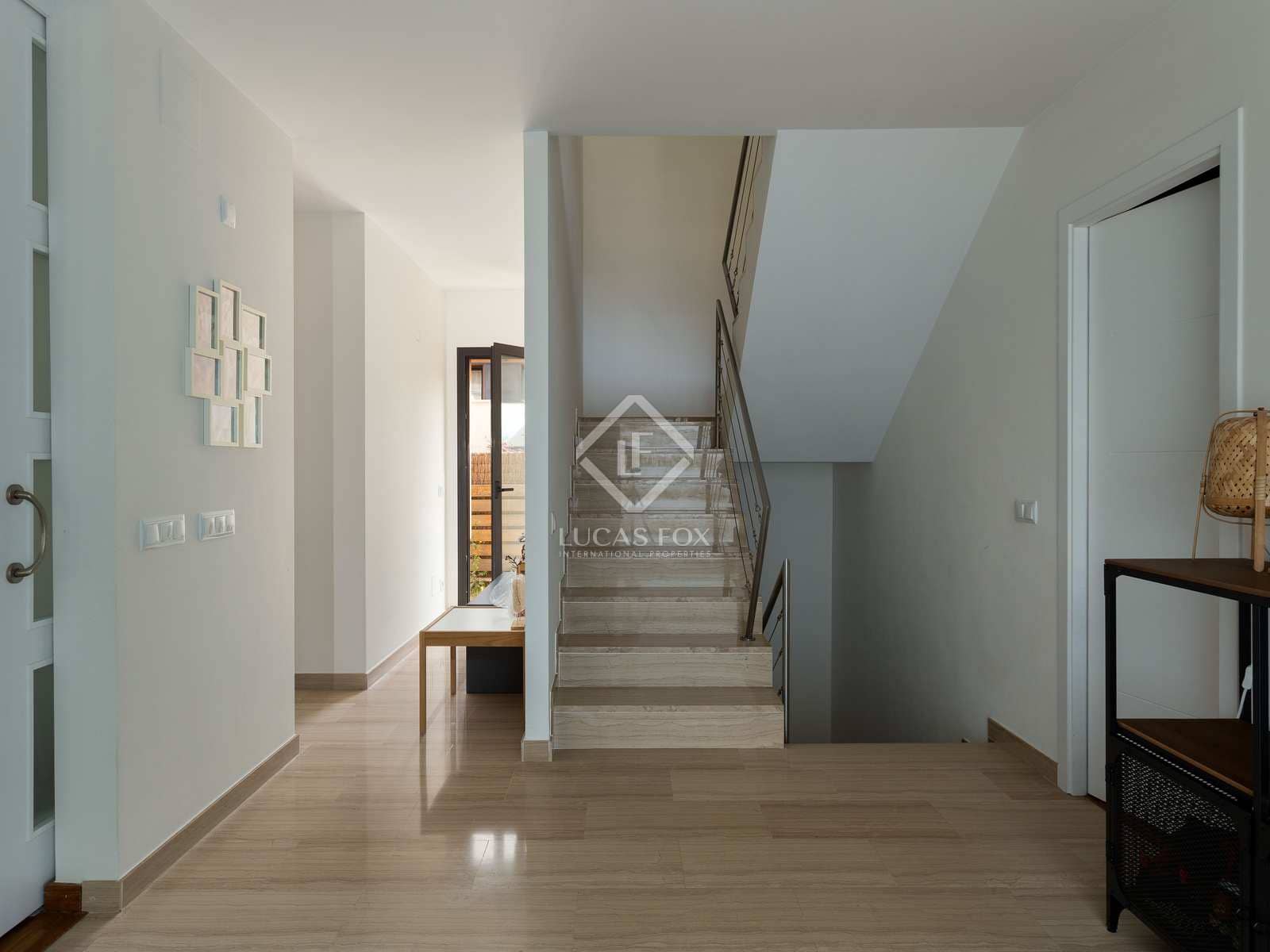 4 soverom Villa til salgs i Vallromanes med svømmebasseng garasje - € 690 000 (Ref: 7561526)