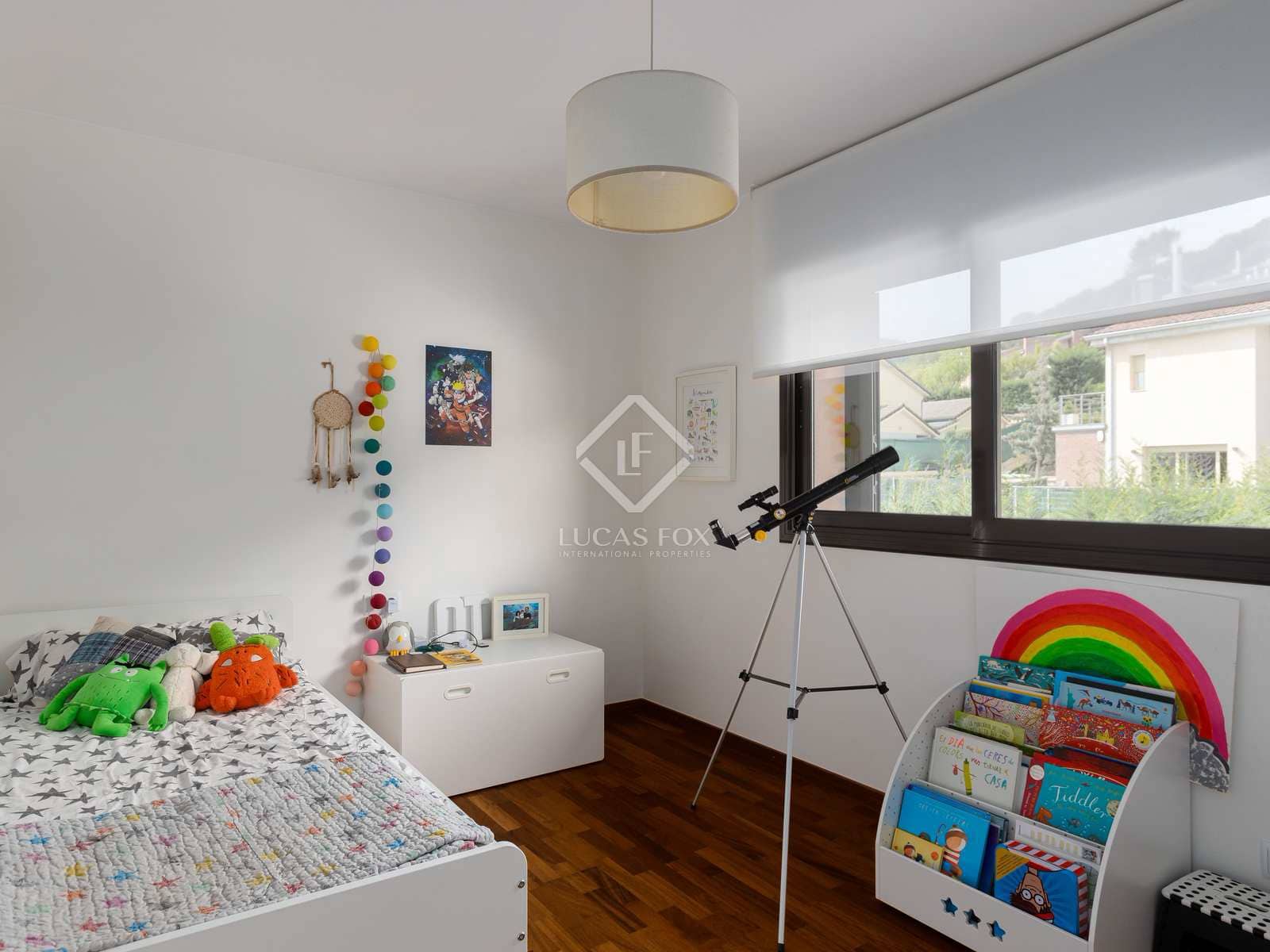 4 soverom Villa til salgs i Vallromanes med svømmebasseng garasje - € 690 000 (Ref: 7561526)