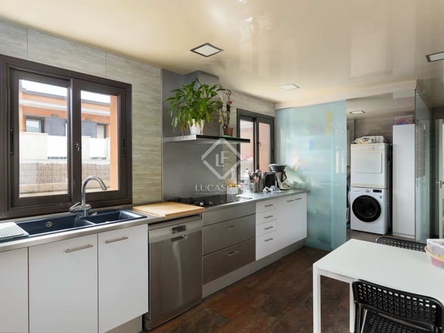 4 soverom Villa til salgs i Vallromanes med svømmebasseng garasje - € 690 000 (Ref: 7561526)