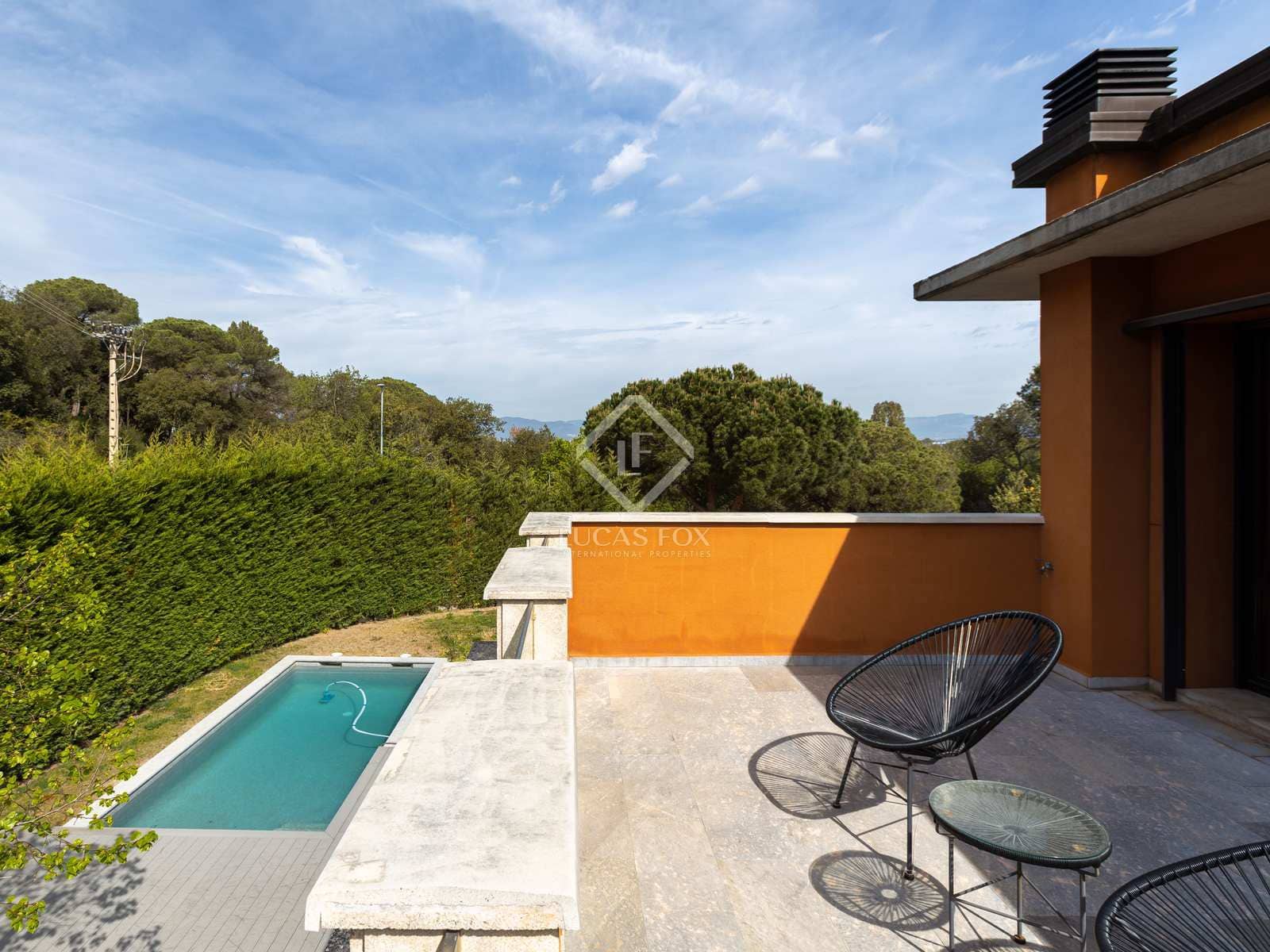 4 soverom Villa til salgs i Vallromanes med svømmebasseng garasje - € 690 000 (Ref: 7561526)