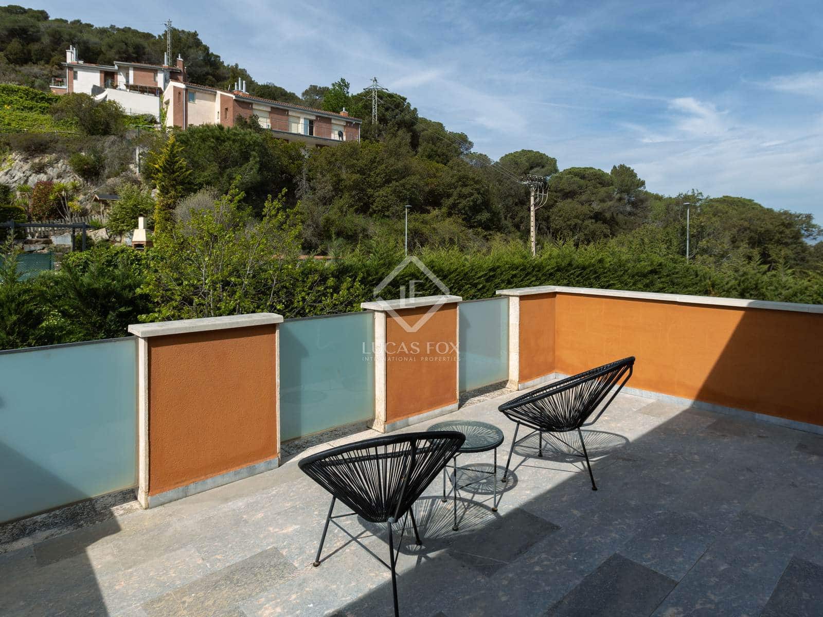 4 soverom Villa til salgs i Vallromanes med svømmebasseng garasje - € 690 000 (Ref: 7561526)