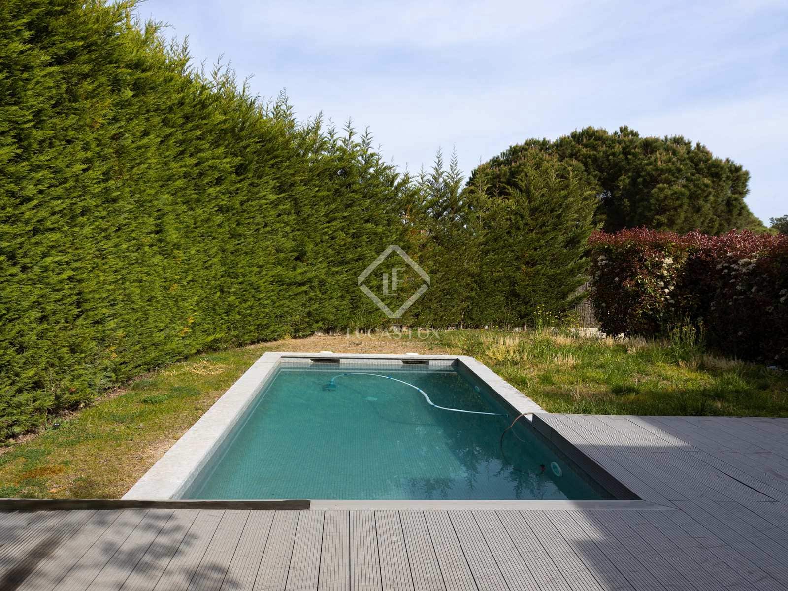 4 soverom Villa til salgs i Vallromanes med svømmebasseng garasje - € 690 000 (Ref: 7561526)