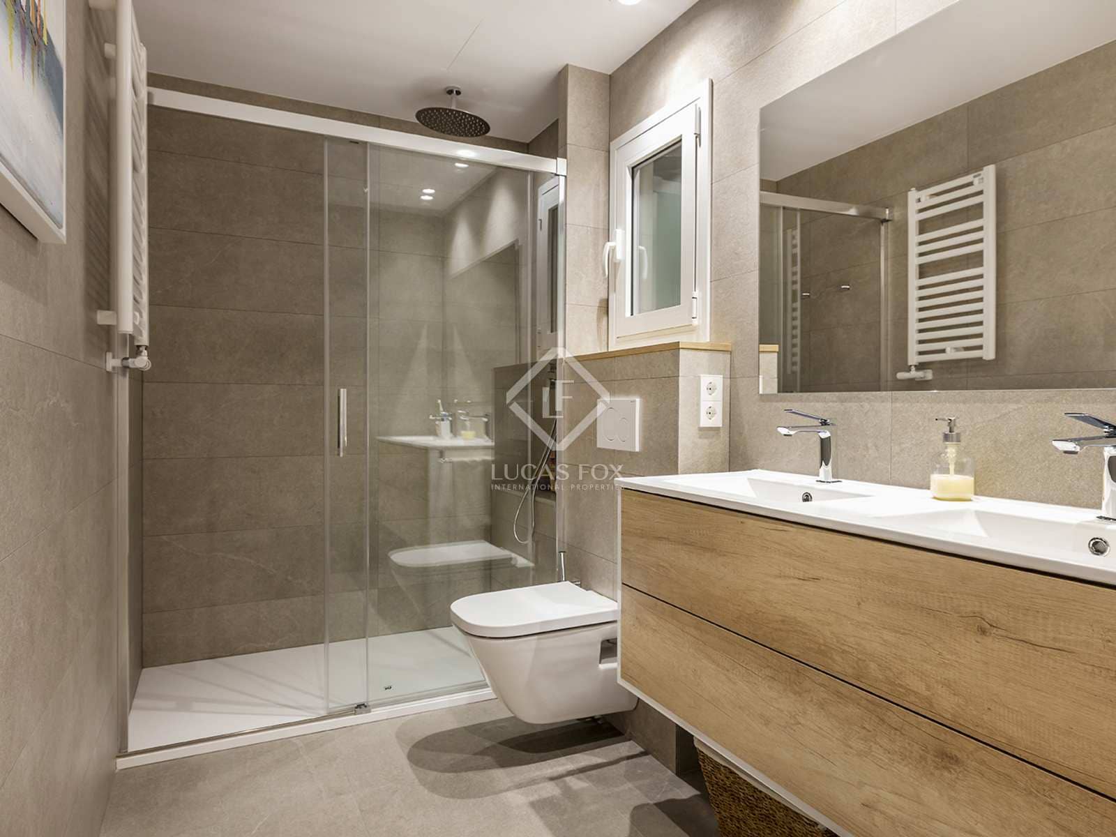 4 soveværelse Lejlighed til leje i Barcelona by med garage - € 4.622 (Ref: 7566748)