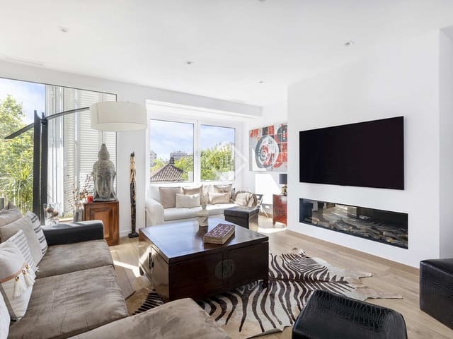 4 Zimmer Apartment zu vermieten in Barcelona Stadt mit Garage - 4.622 € (Ref: 7566748)