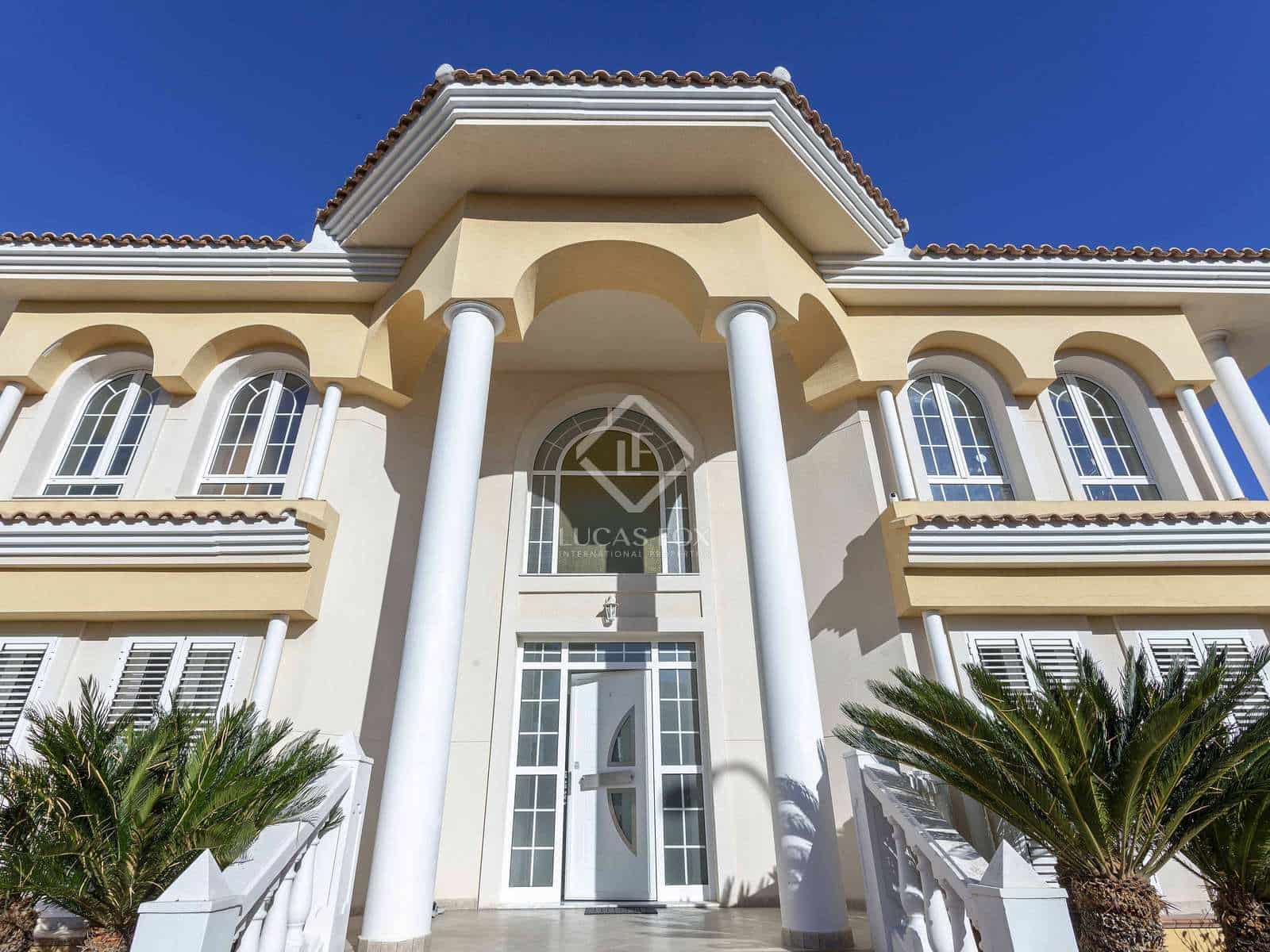 4 quarto Moradia para arrendar em L'Eliana com piscina garagem - 4 900 € (Ref: 7569965)