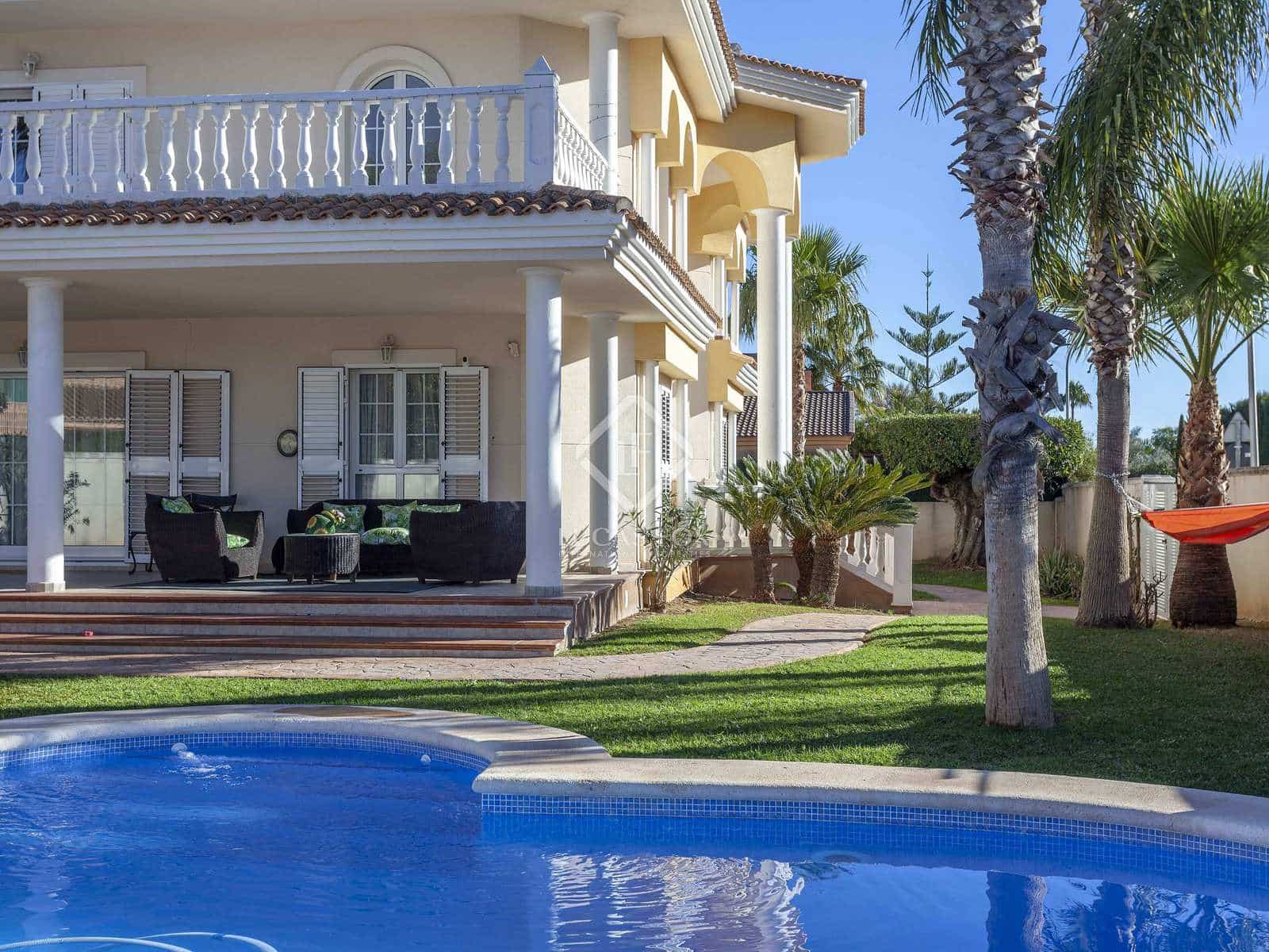 4 quarto Moradia para arrendar em L'Eliana com piscina garagem - 4 900 € (Ref: 7569965)