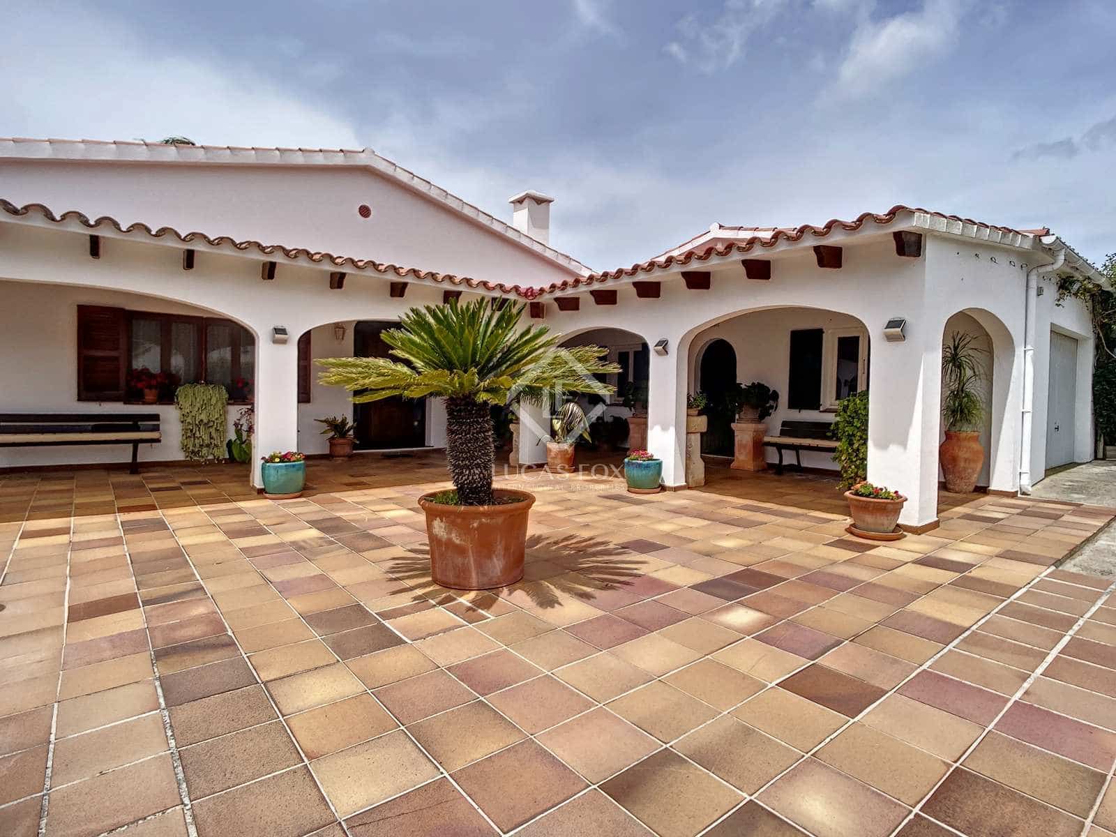 4 soveværelse Villa til salg i Alayor / Alaior med swimmingpool garage - € 990.000 (Ref: 7582452)