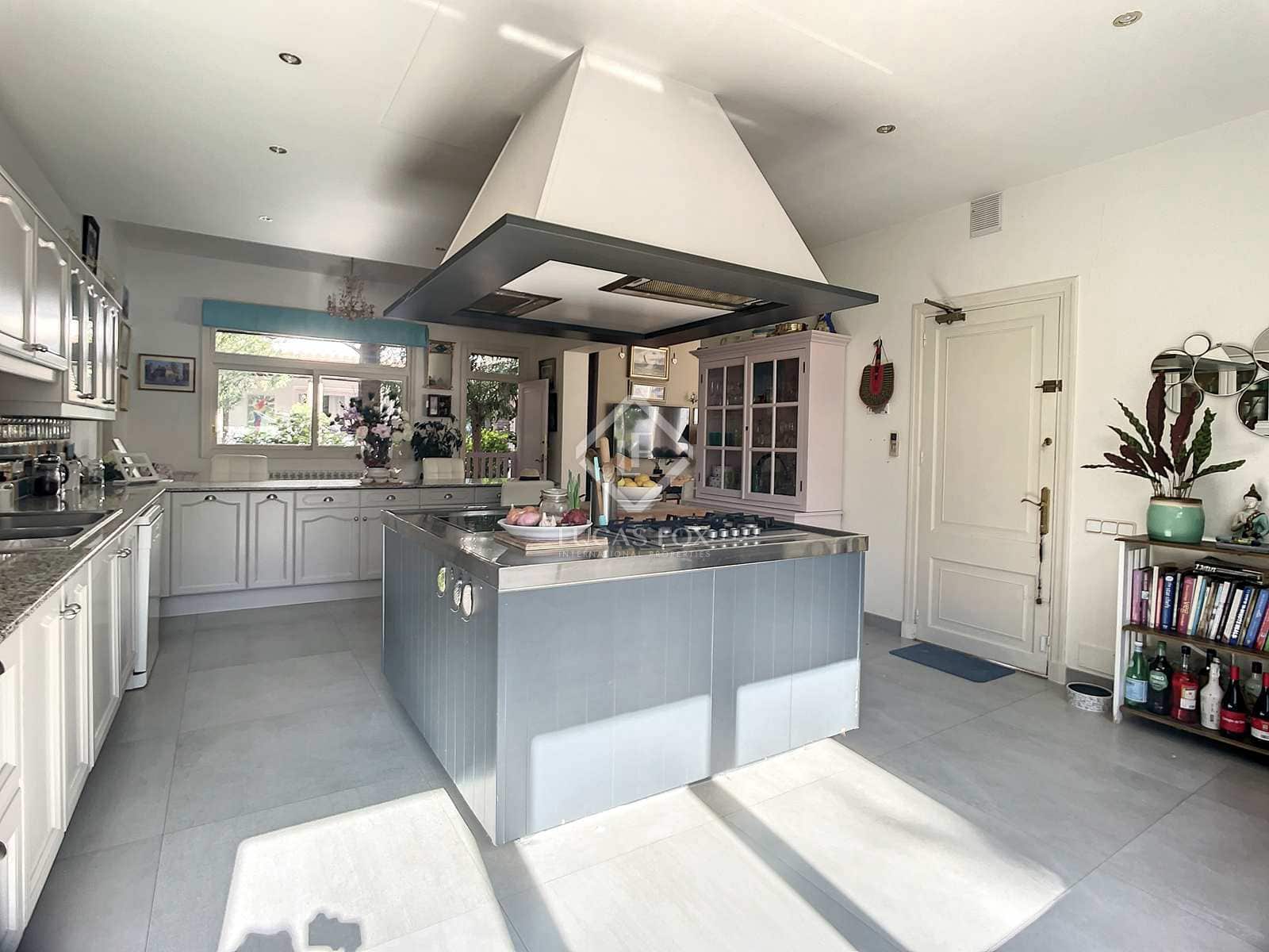 7 soverom Villa til salgs i Mahon / Mao med svømmebasseng garasje - € 1 975 000 (Ref: 7585579)