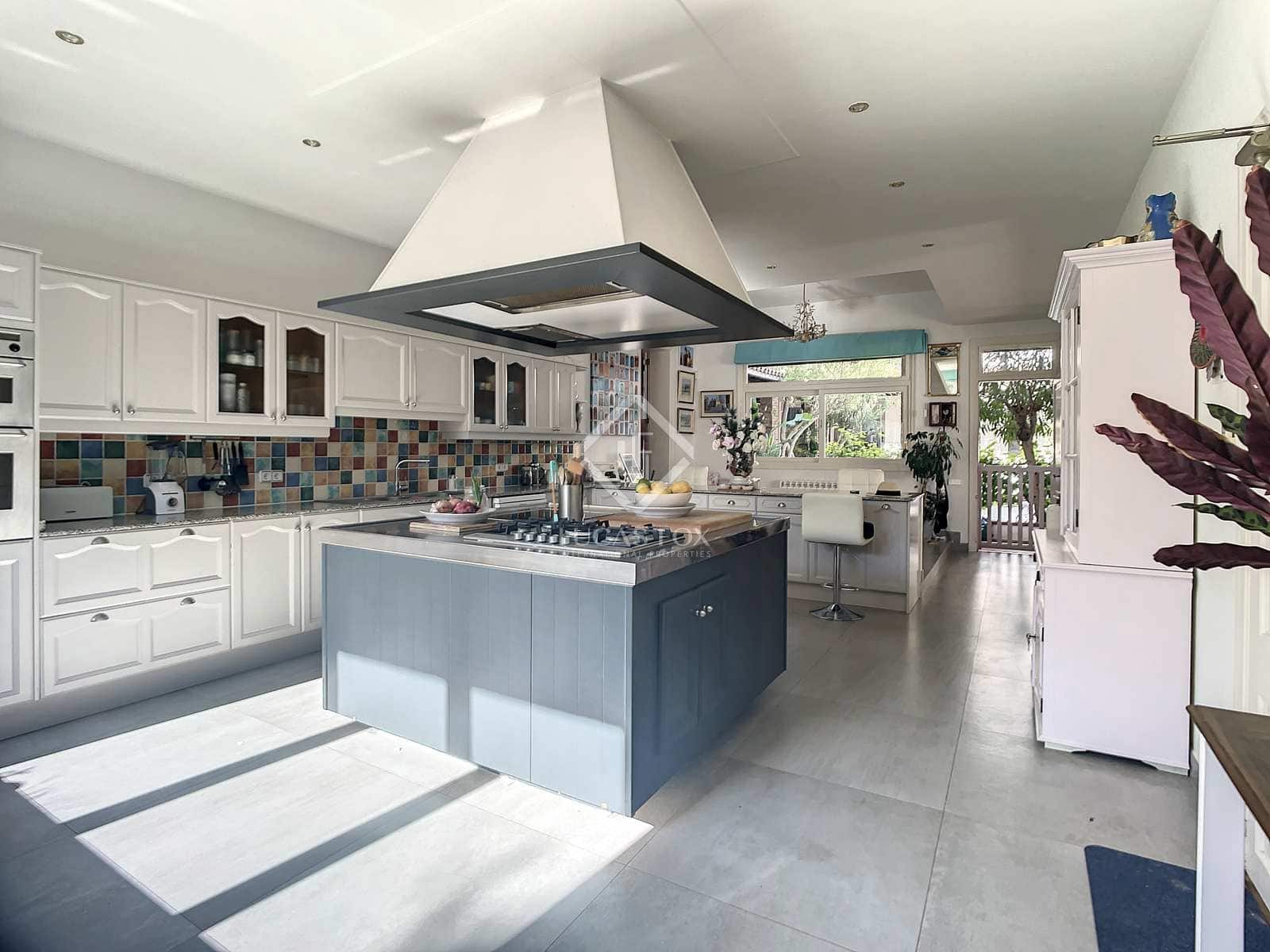 7 soverom Villa til salgs i Mahon / Mao med svømmebasseng garasje - € 1 975 000 (Ref: 7585579)