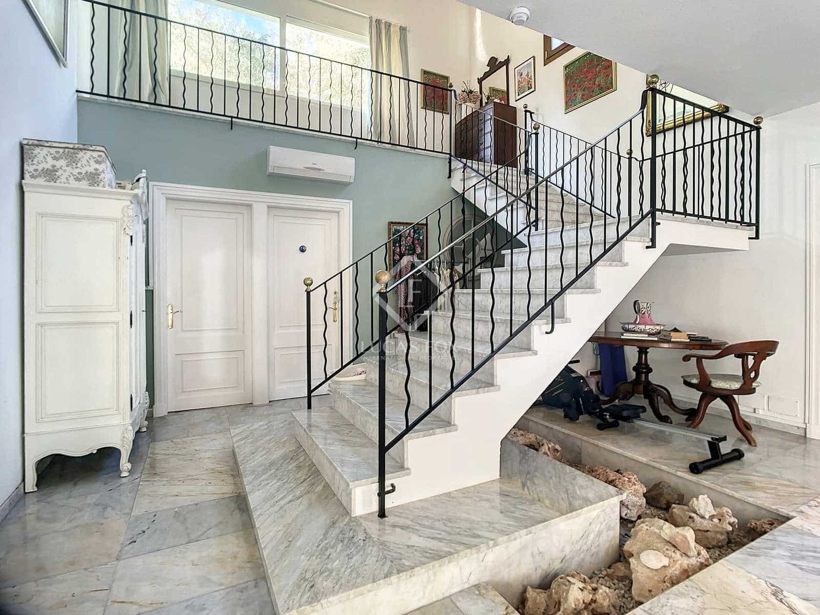 7 soverom Villa til salgs i Mahon / Mao med svømmebasseng garasje - € 1 975 000 (Ref: 7585579)