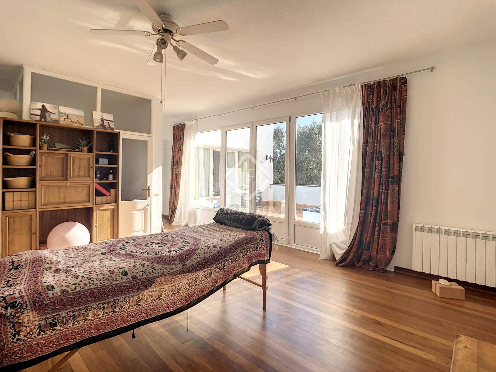 7 soverom Villa til salgs i Mahon / Mao med svømmebasseng garasje - € 1 975 000 (Ref: 7585579)